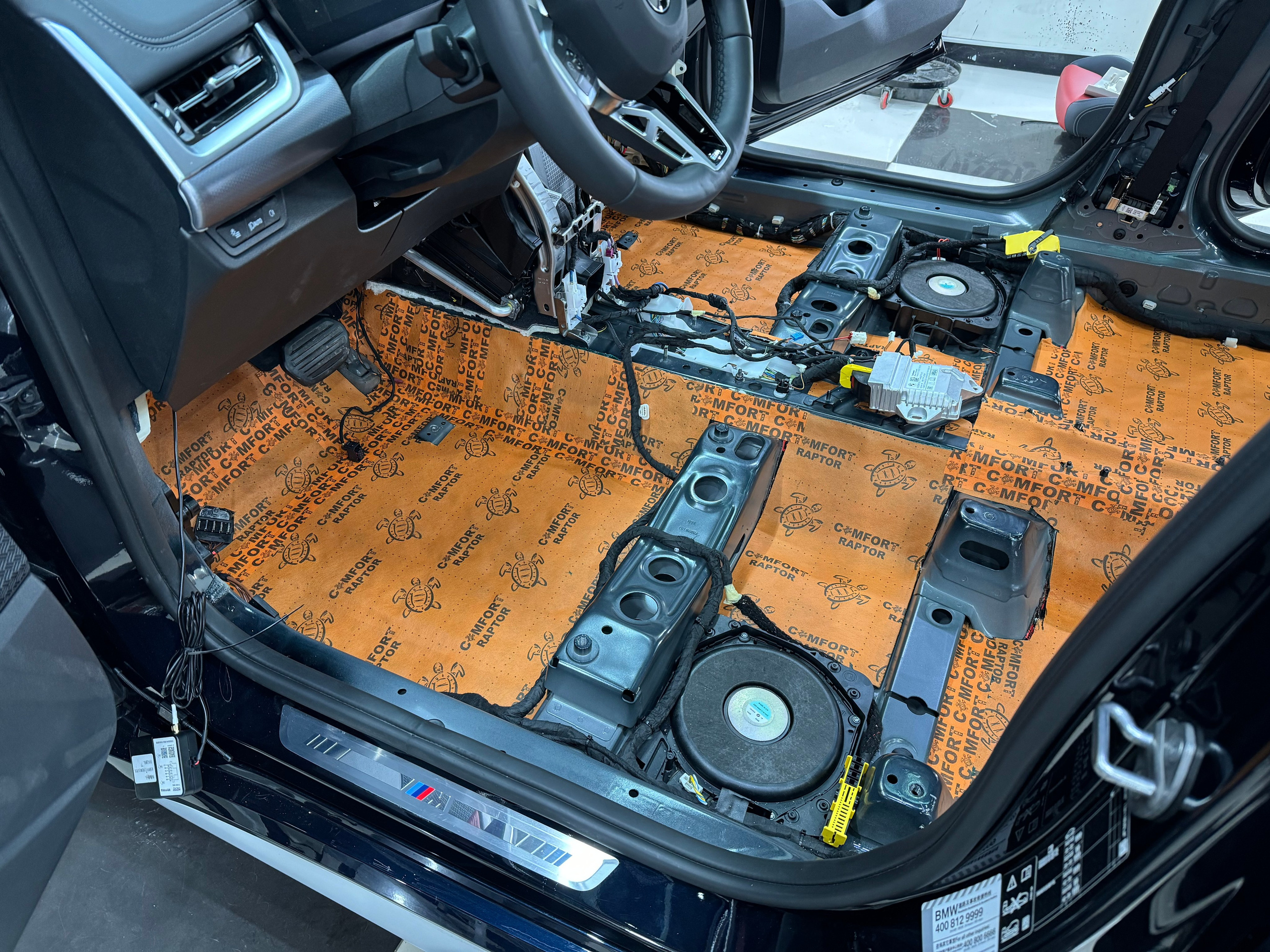 Сделать шумоизоляцию. Студия дизайна и оклейки авто Barmaley Design