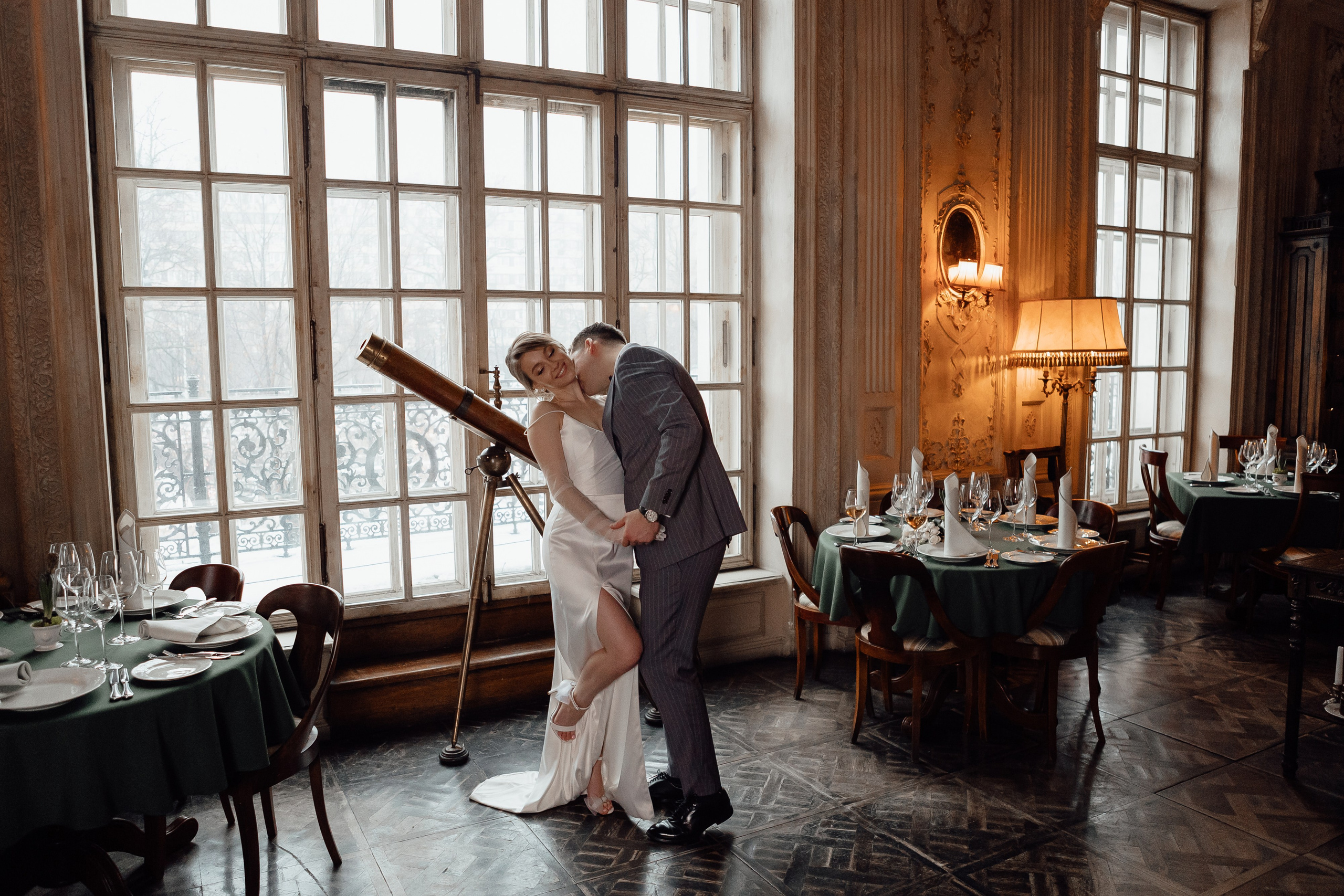 Свадебная фотосессия в кафе Пушкин