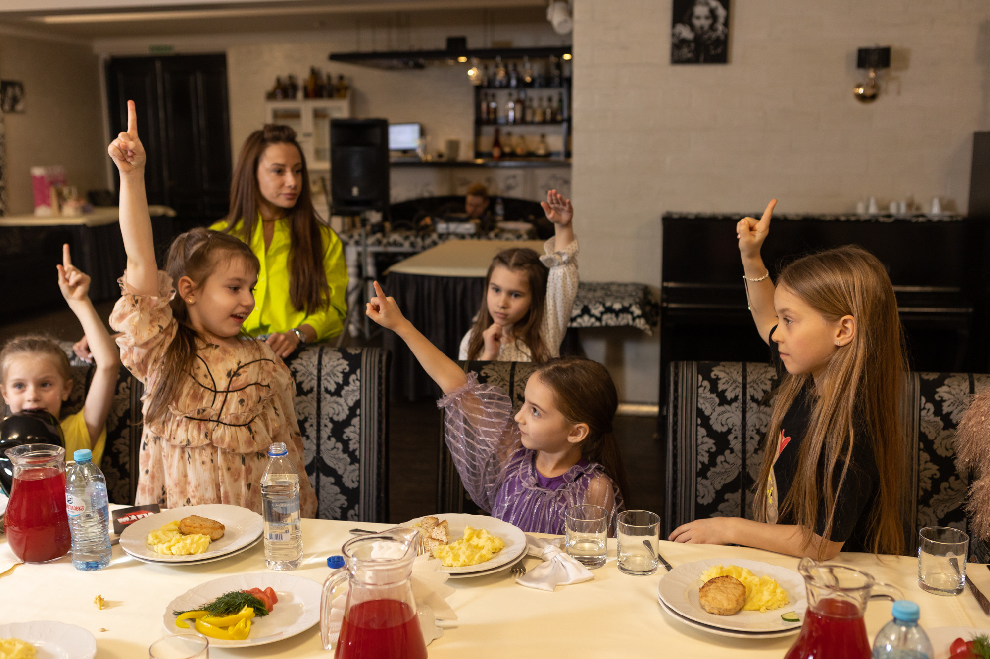 День Рождения в Incontro. Фотограф в Оренбурге. Профессиональный фотограф