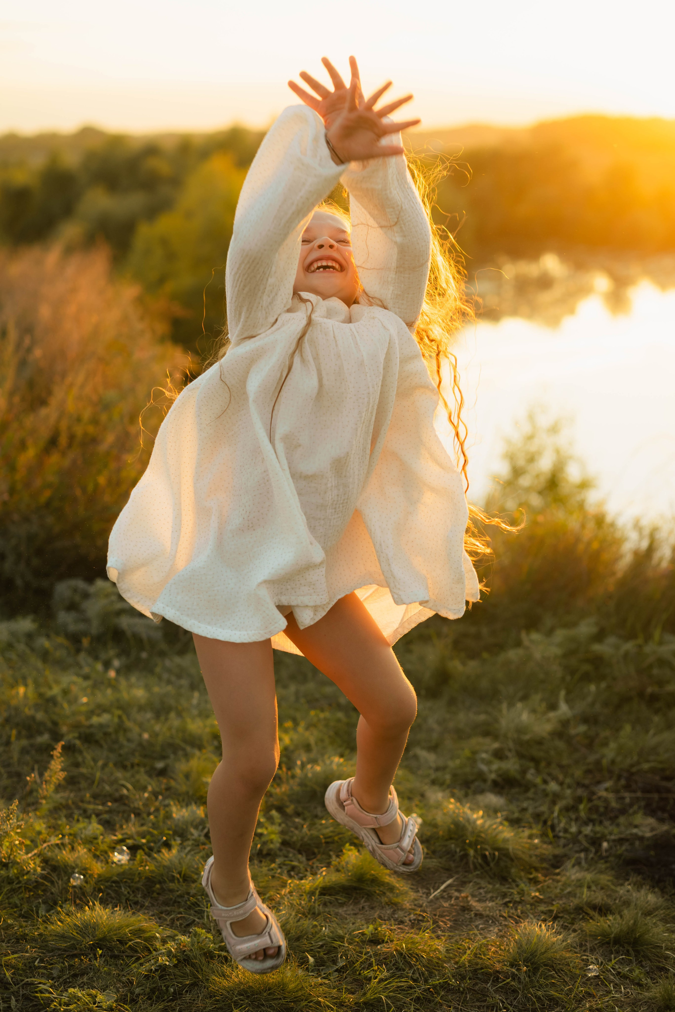 Закат в августе в шубке лисы. Свадебный и семейный фотограф в Новосибирске, Санкт-Петербурге, Москве