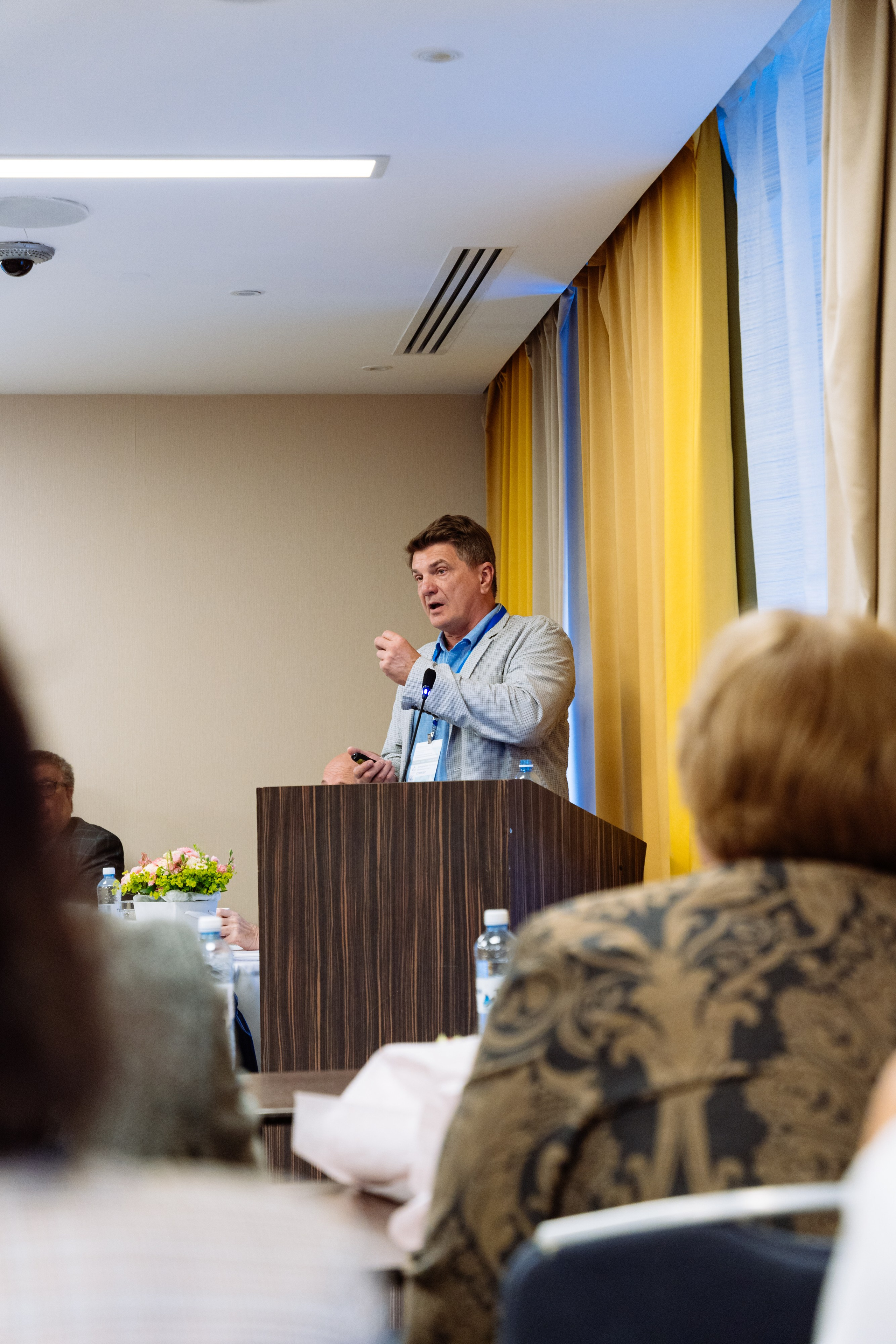 Конференция Мед Знания. Репортажный фотограф в Астане — Диана Калтаева, портретный фотограф