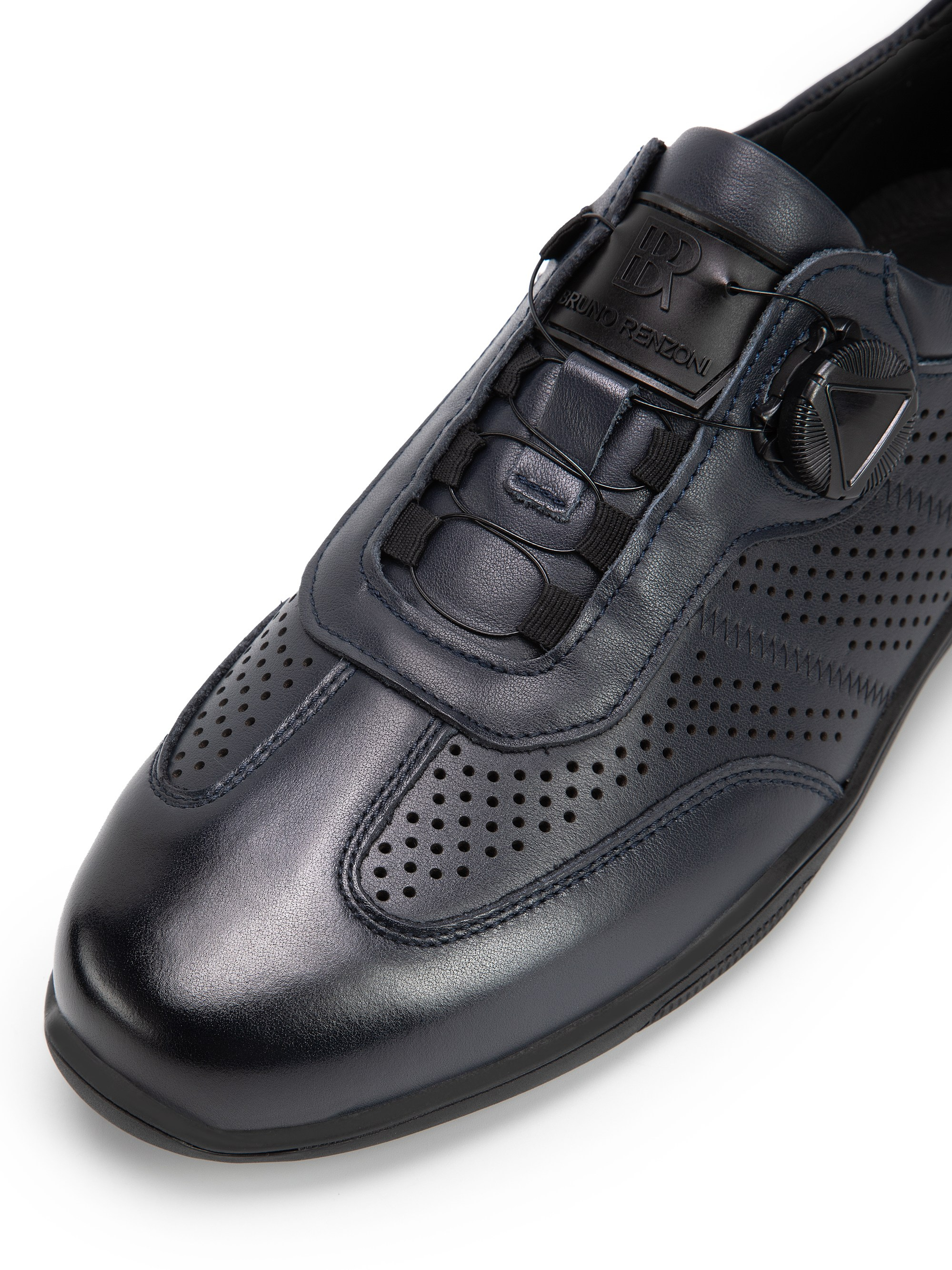 Каталожная фотография обуви. Фотограф в Москве Егор Гончаров