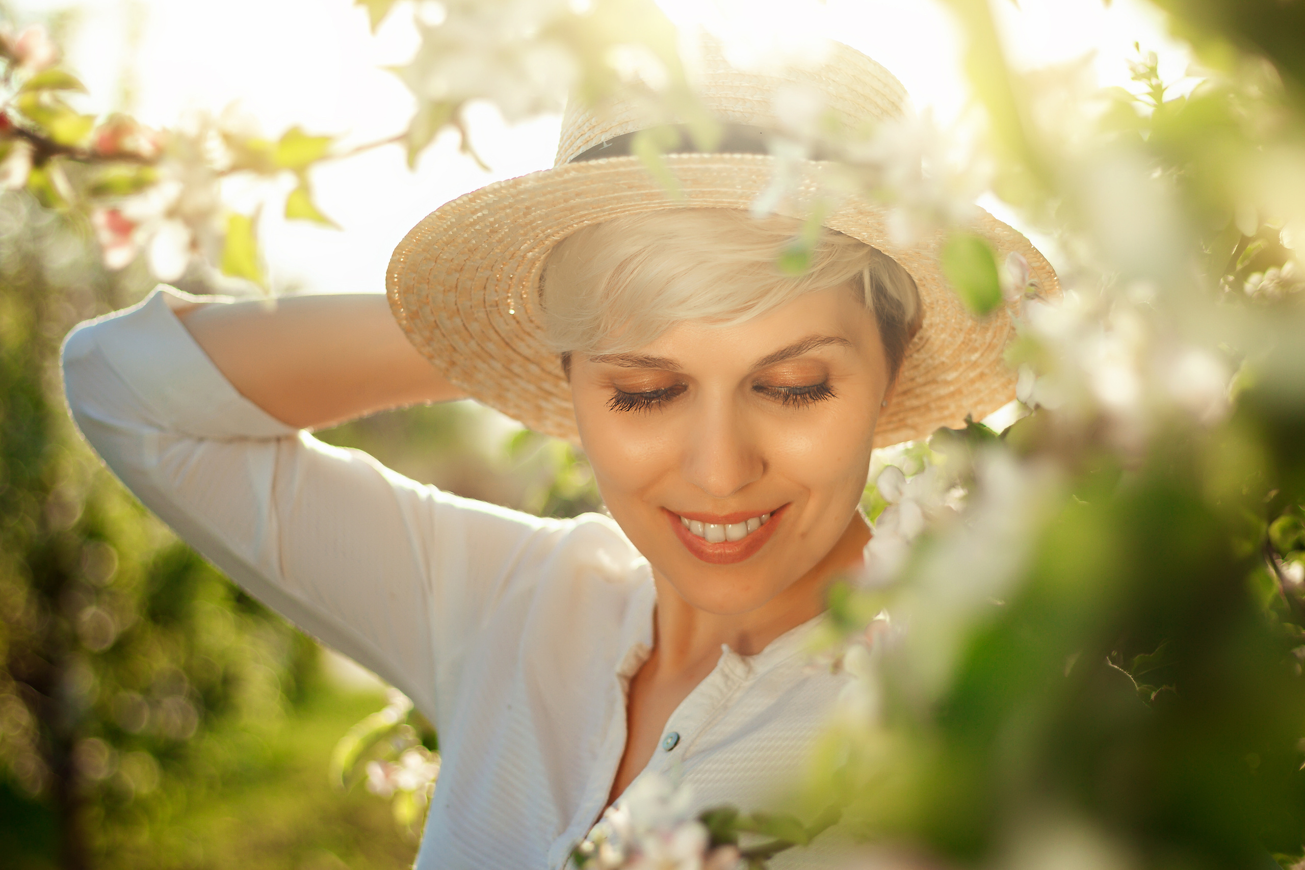Ирина фотосьемка в парке цветение садов. Деловая и Бизнес съемка в  Москве Инесса Грушко