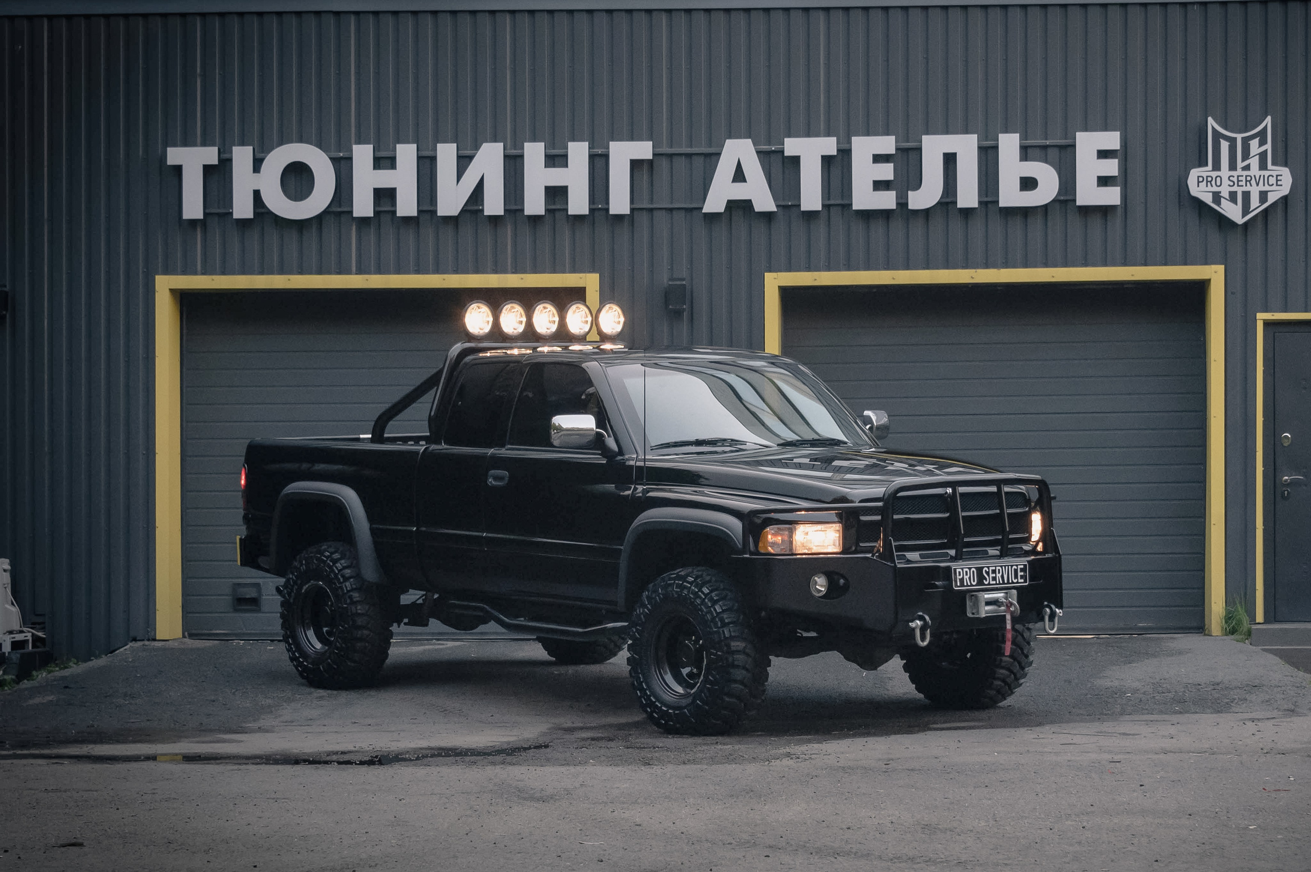 Денис — фотограф автомобилей в Москве. Фотосъемка авто на заказ!. Автомобильный фотограф в Москве Денис Волков