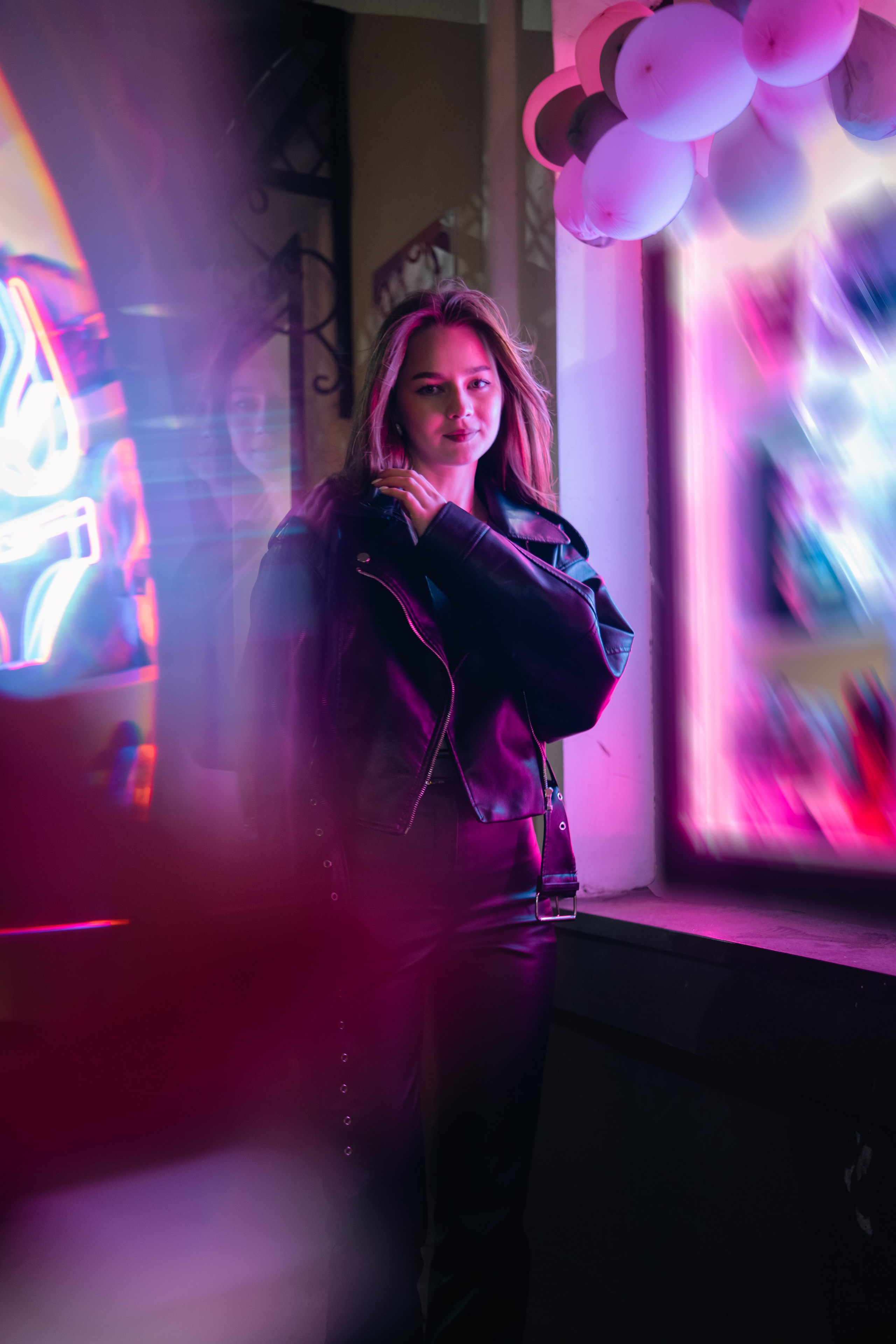 Наиля / Призмаграфичный сине-розовый неон. Felixtones