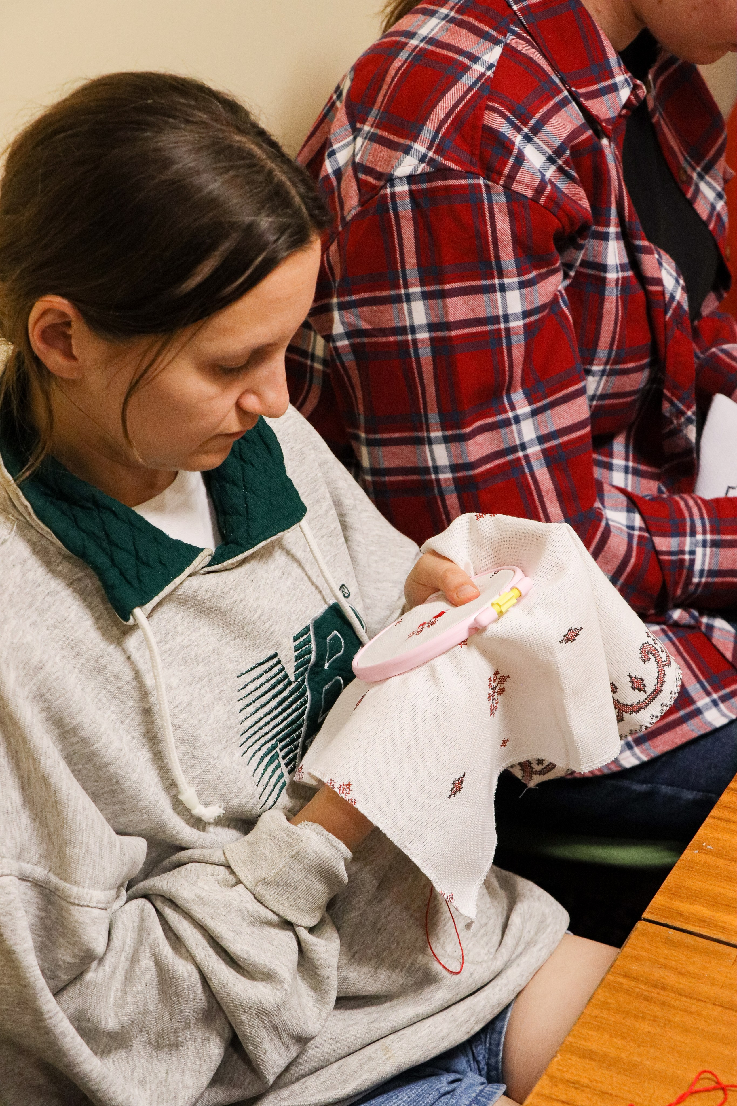Мастер-класс по вышивке орнаментов. Портретный и репортажный фотограф в Анапе Злата Хидзик
