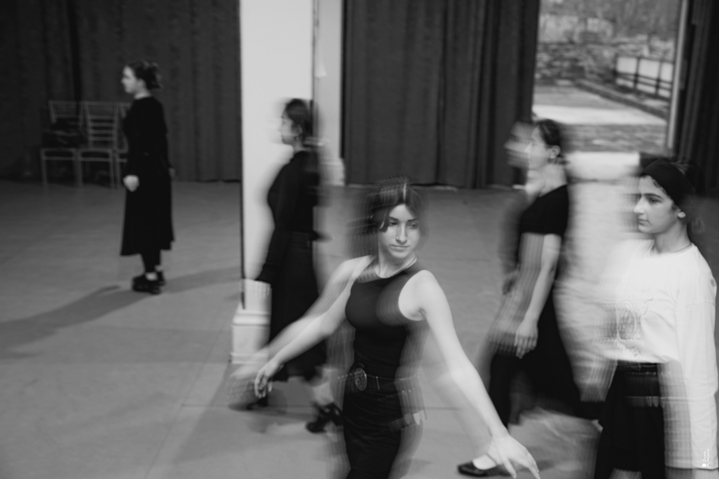 Серия Танцев теней. Портретный фотограф Денис Милютин