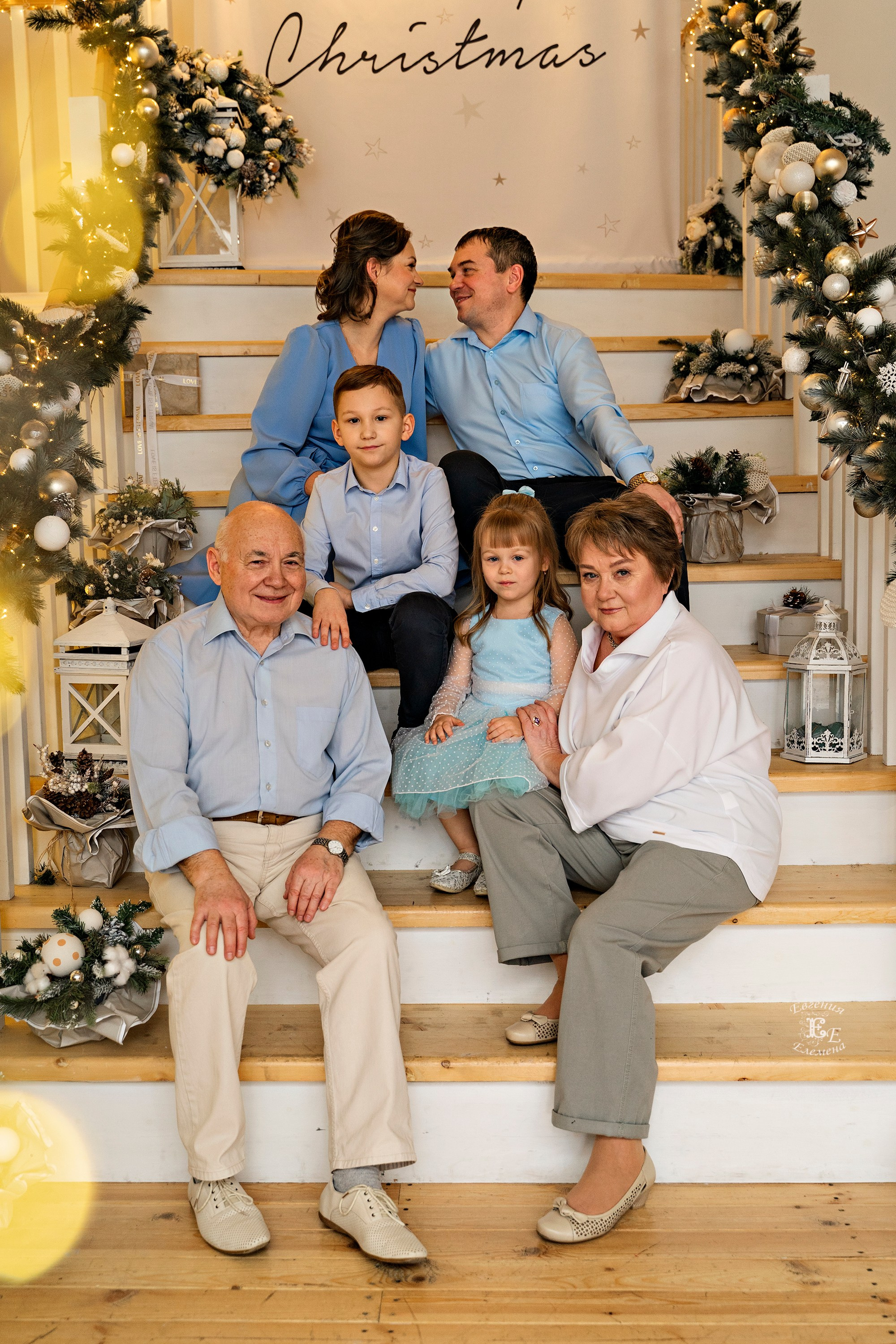 В студийном интерьере. Семейный и портретный фотограф в Санкт-Петербурге Евгения Елемена