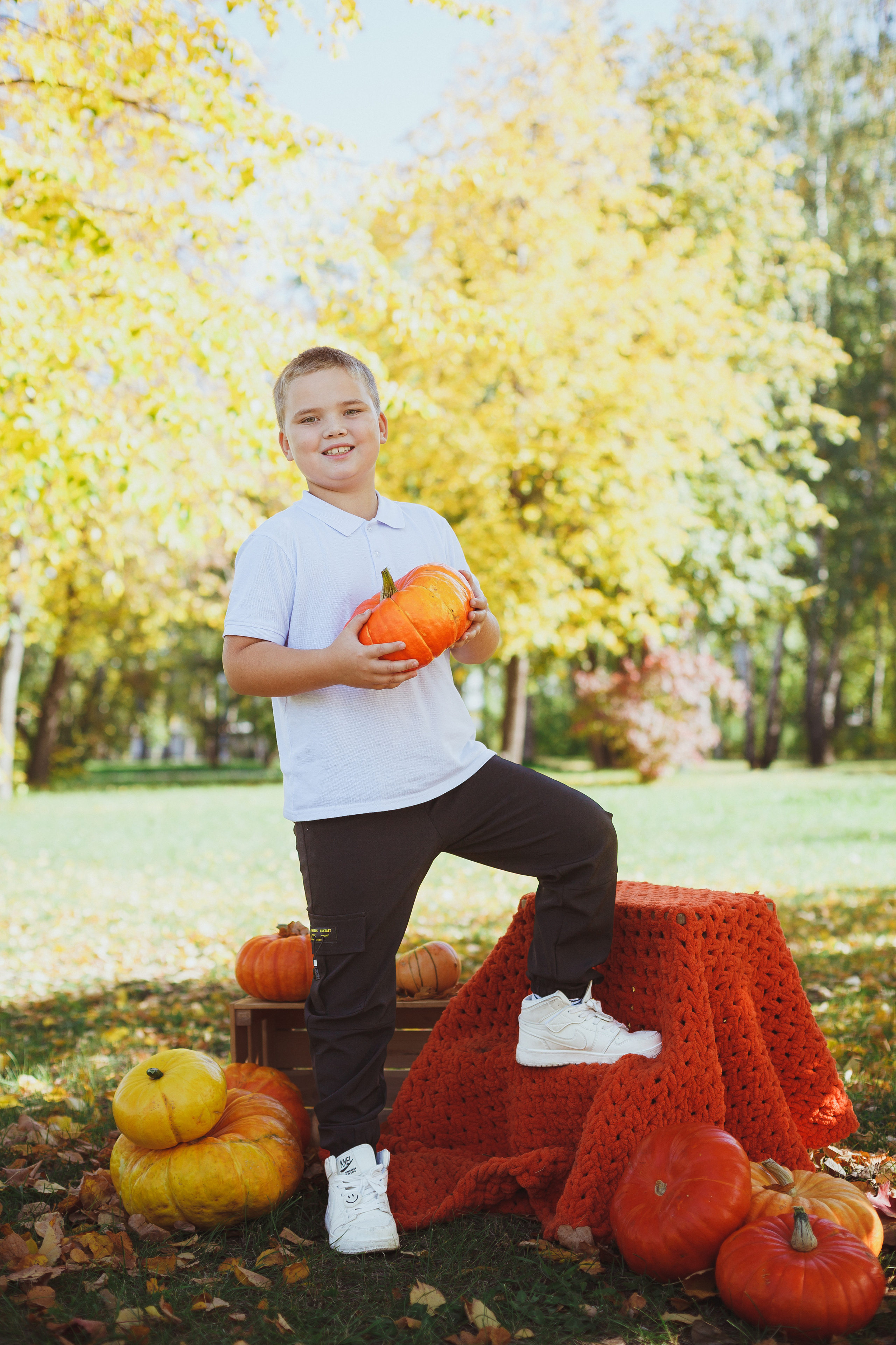 Школьная фотосессия на 31 августа. 1,2,3 сентября. Портреты детей 4-6 штук. Групповые общие 2-5 шт. Цена 450р. (1). Семейный и детский фотограф в Сухом Логу Ольга Кайгородова