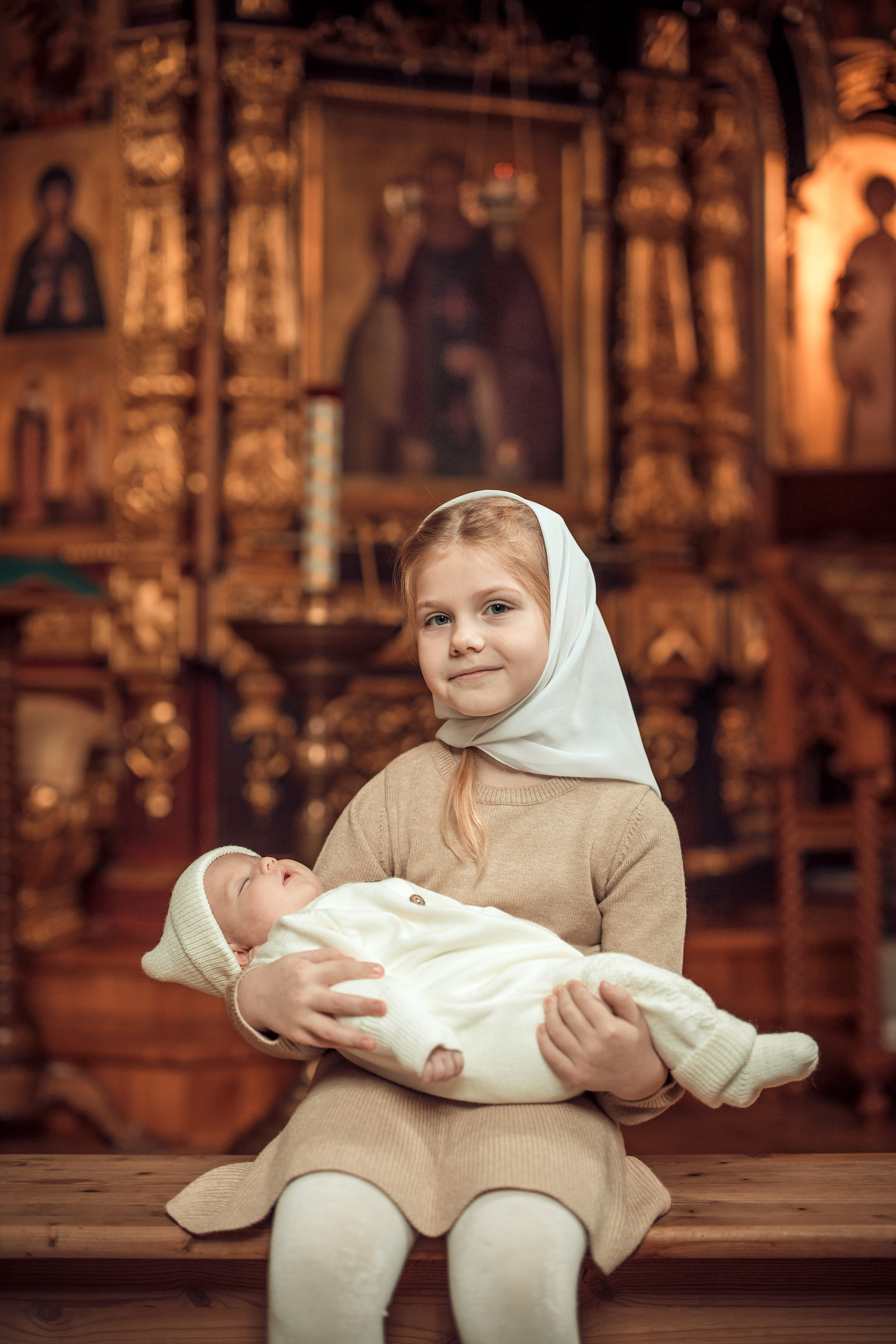 Таинства Крещения и Венчания в Старом Осколе. Фотостудия для новорожденных в Старом Осколе Гильфановых Юрия и Ольги