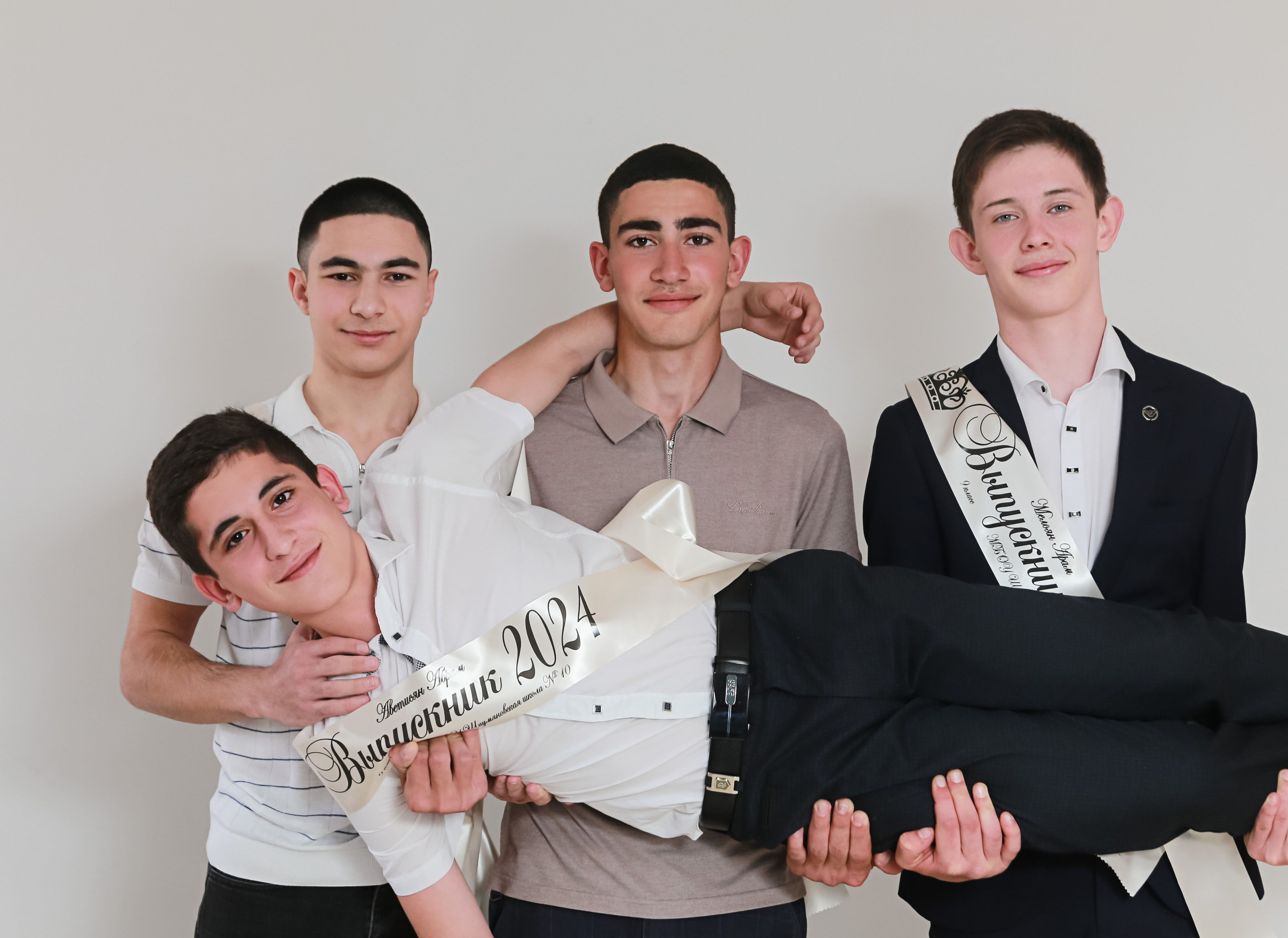 Выпускные съемки. «Школа. Общие фото». «ФотоЛерия» ФОТОГРАФ ВЫПУСКНЫЕ АЛЬБОМЫ