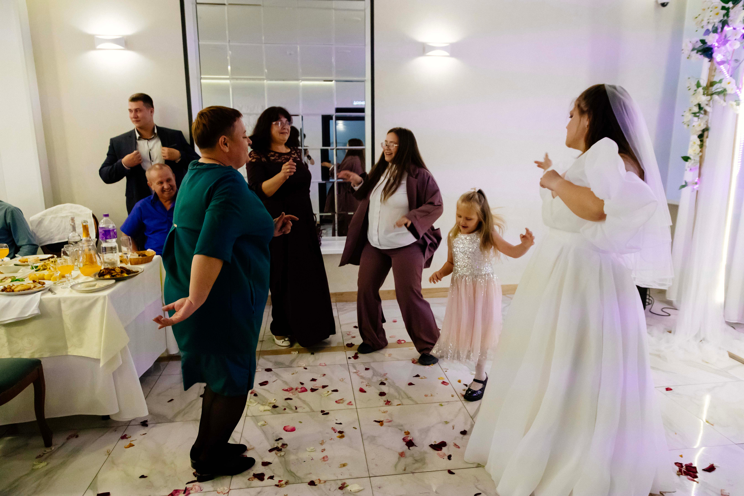 Свадебная фотосессия Лилии и Романа. Профессиональный фотограф Максим Романов в городе Хабаровске