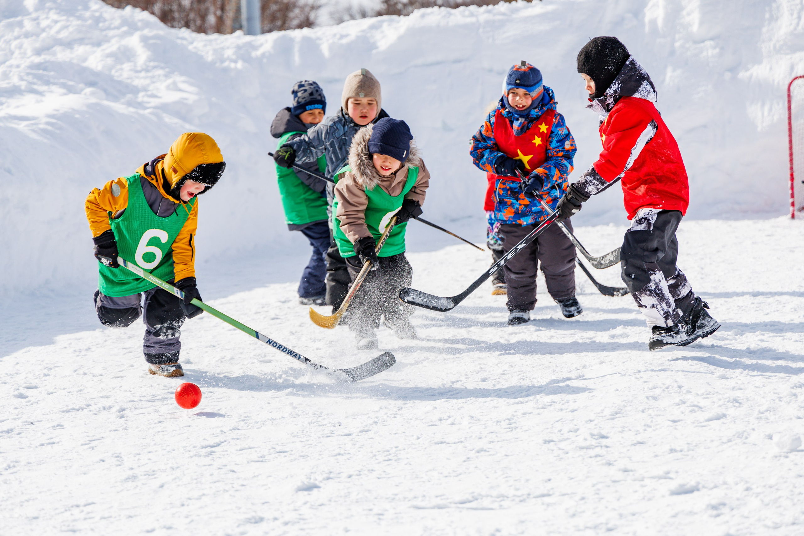 XIII чемпионат  по «ХОККЕЮ В ВАЛЕНКАХ». Свадебный, семейный и репортажный фотограф в Южно-Сахалинске Артур Петросян