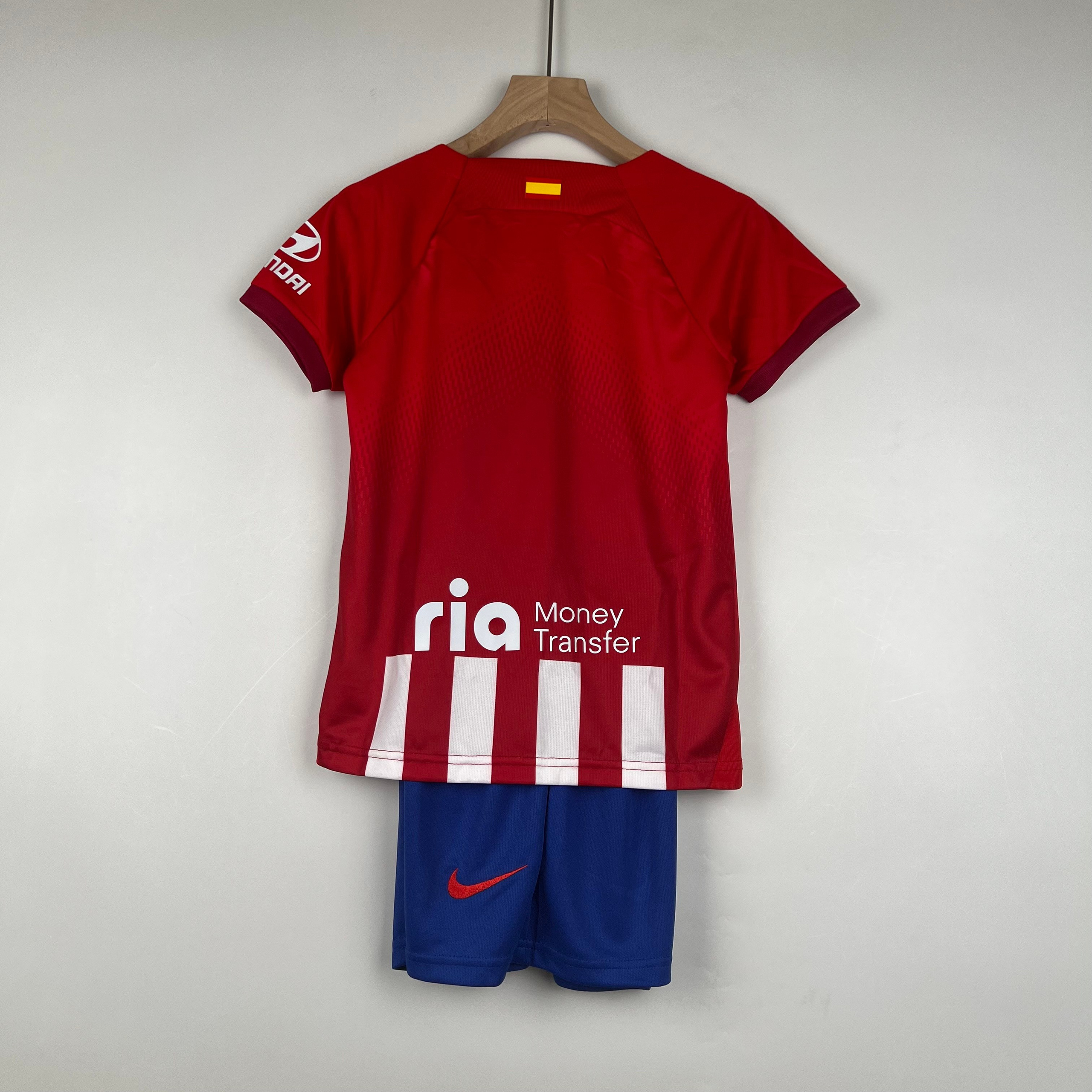 Домашняя футболка детская Atletico Madrid 2023-2024. Футбольный магазин — ssw_magazin