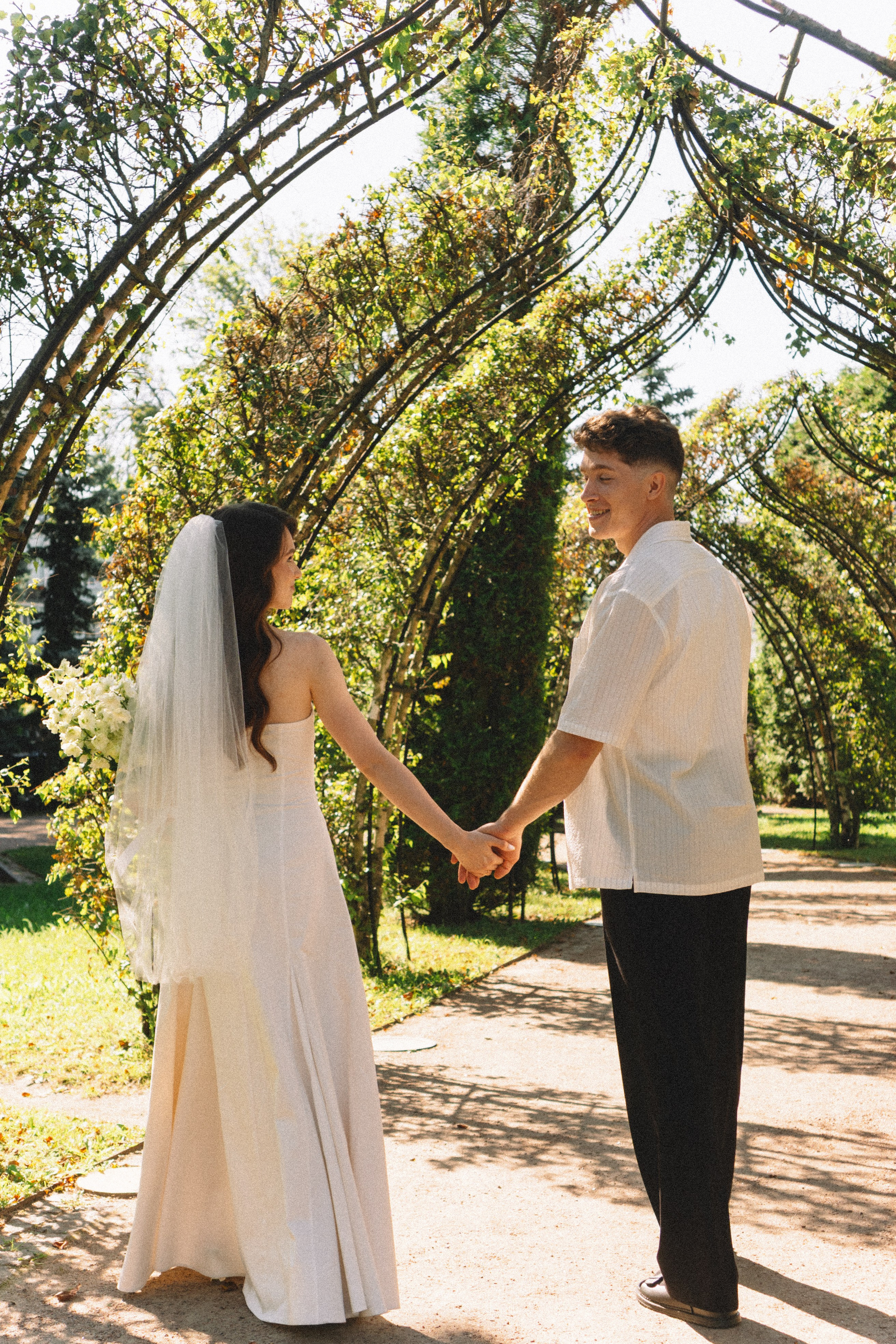 СВАДЕБНАЯ СЬЕМКА В ПЕТЕРГОФЕ И СЬЕМКА РЕПОРТАЖА В ЗАГСЕ ПЕТЕРГОФА. Профессиональный фотограф, Санкт-Петербург — Виктория Богомолова