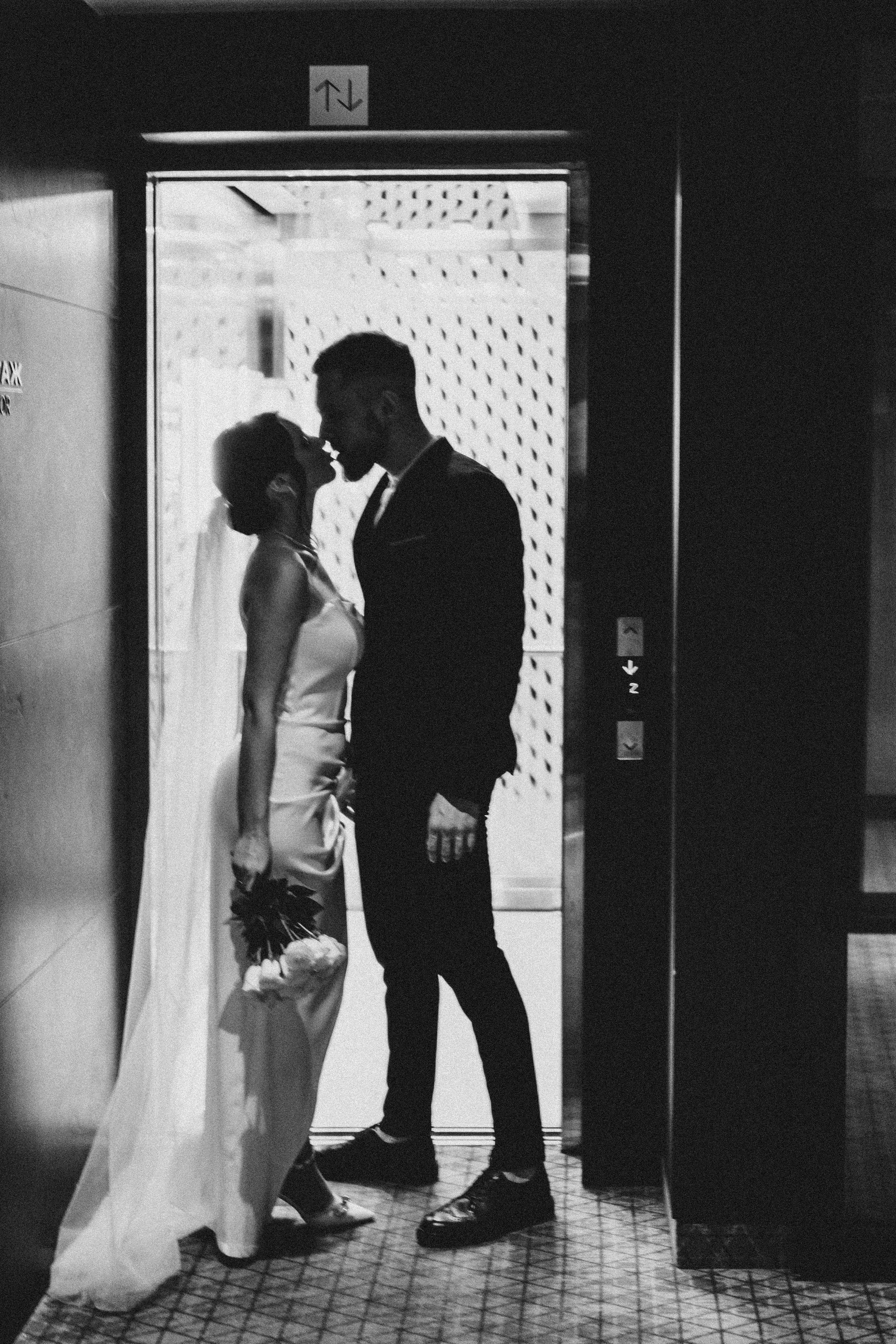 СВАДЕБНАЯ СЬЕМКА СБОРОВ ЖЕНИХА И НЕВЕСТЫ В ОТЕЛЕ И ТАКЖЕ ФОТОСЕССИИЯ В ОТЕЛЕЕ МЕГАПОЛИС БРЯНСК. Профессиональный фотограф, Санкт-Петербург — Виктория Богомолова