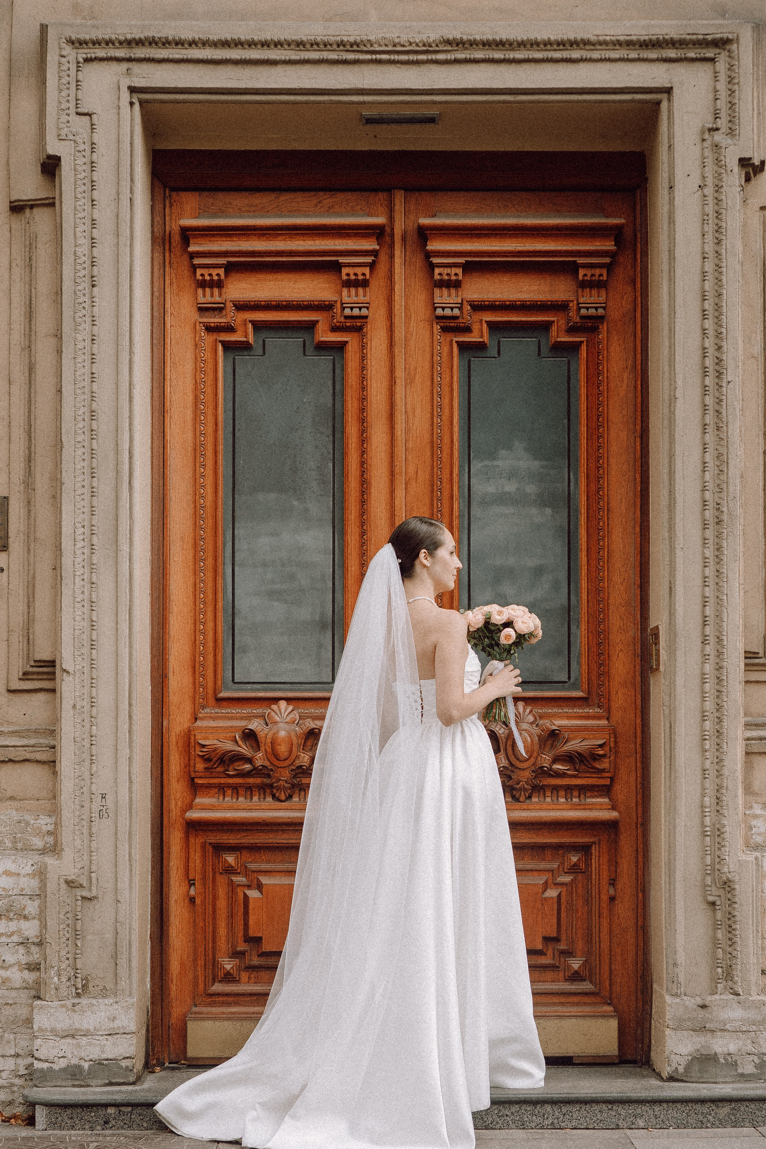 СВАДЕБНАЯ ПРОГУЛКА В САНТК-ПЕТЕРБУРГЕ (ИСАКИЕВСКИЙ СОБОР, ЗИМНЯЯ КАНАВКА, ЭРМИТАЖ И БОЛЬШАЯ МОРСКАЯ УЛИЦА). Профессиональный фотограф, Санкт-Петербург — Виктория Богомолова