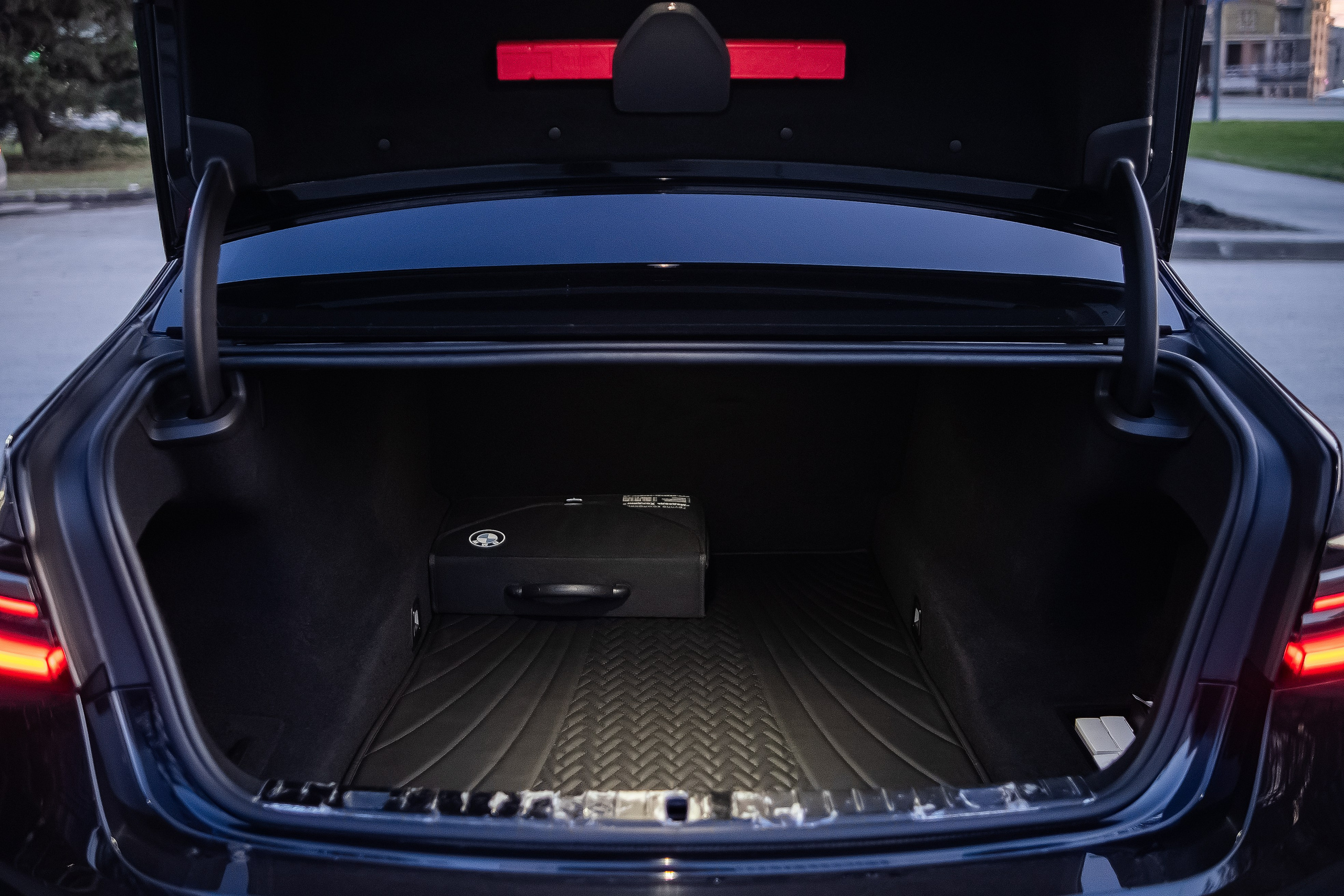 BMW 760Li. Фотограф в Новосибирске Владислав Унтерберг