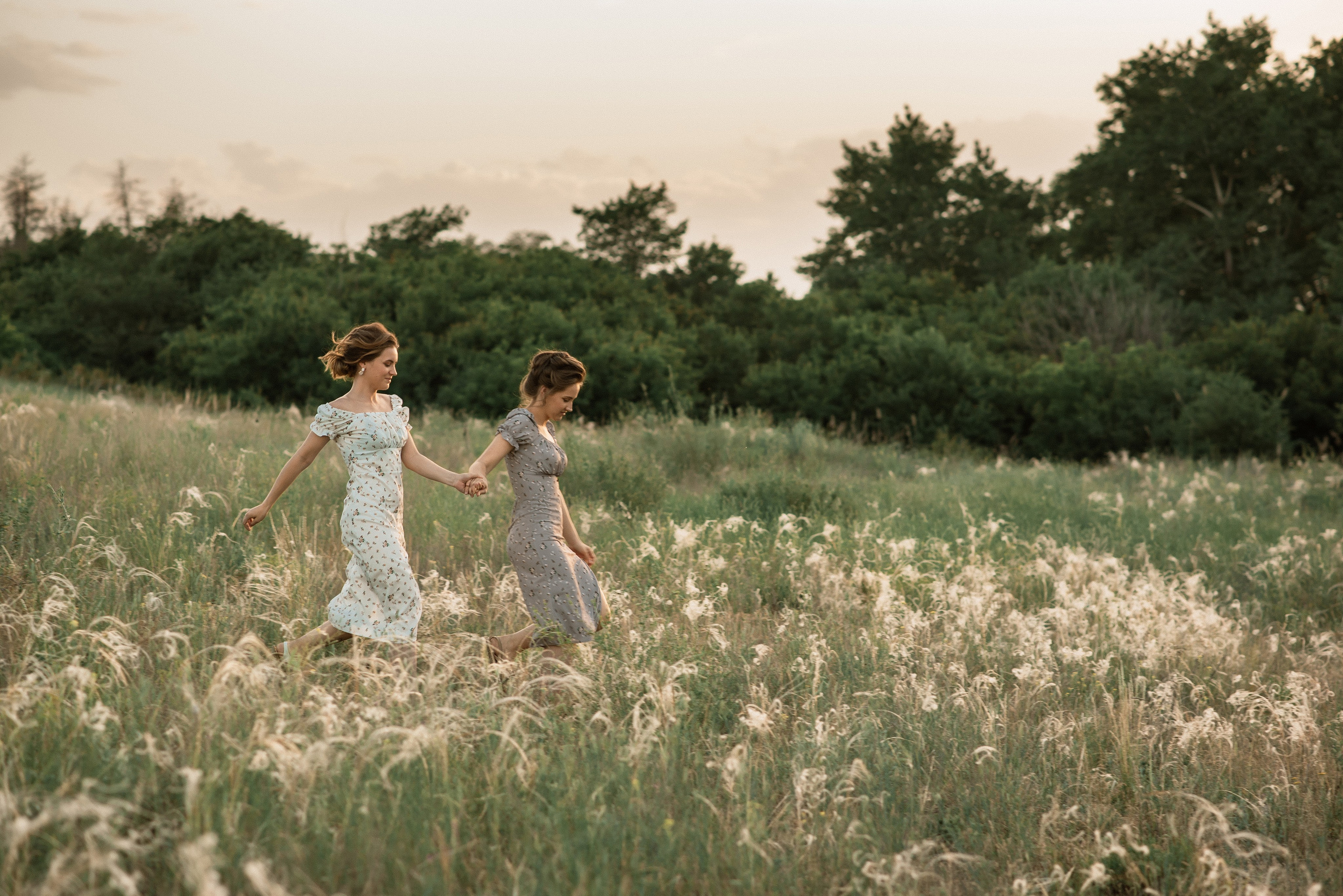 Сёстры Анастасия и Валерия. Главная