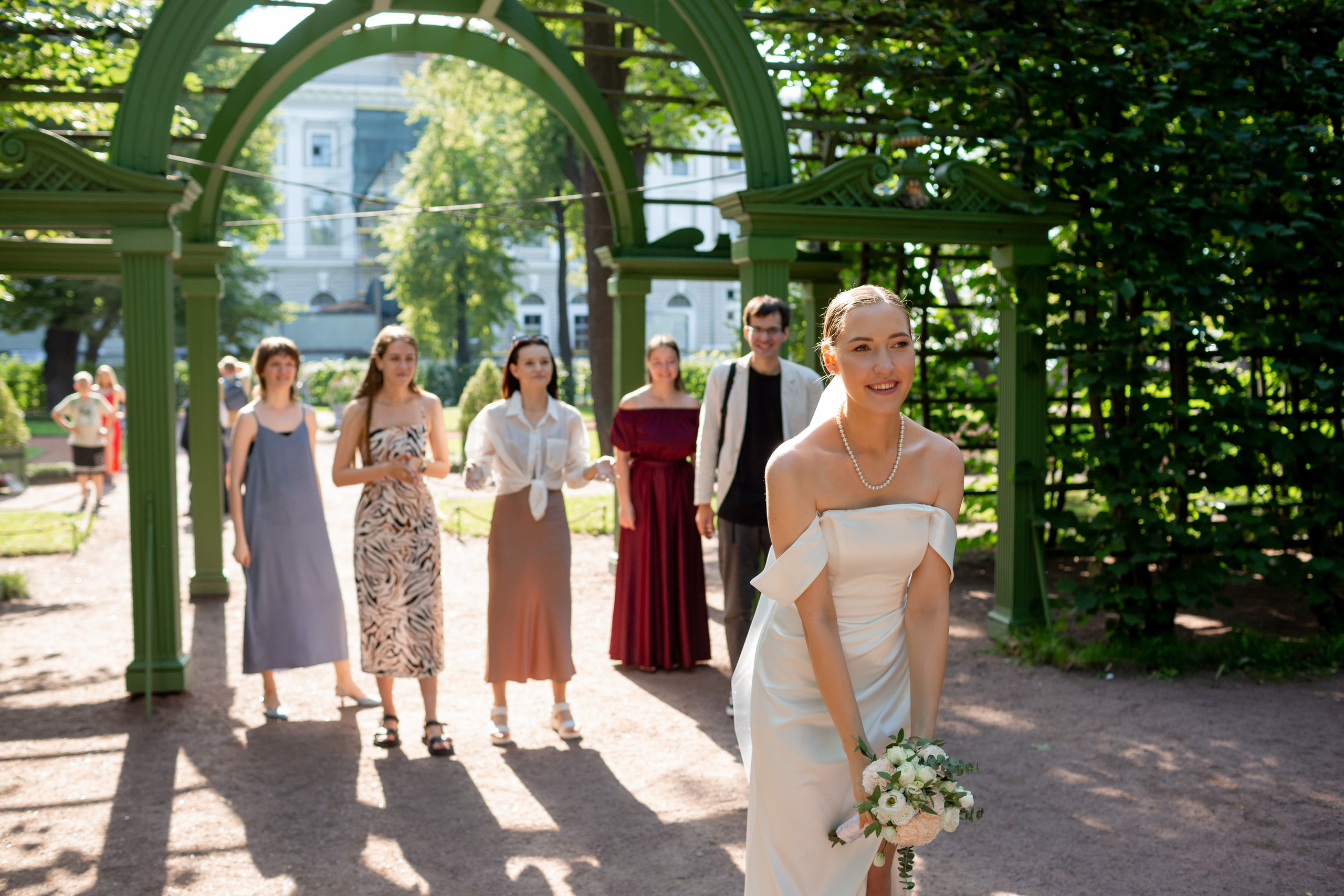 Свадебная фотопрогулка у Лахты. Свадебный фотограф Кирилл Белый