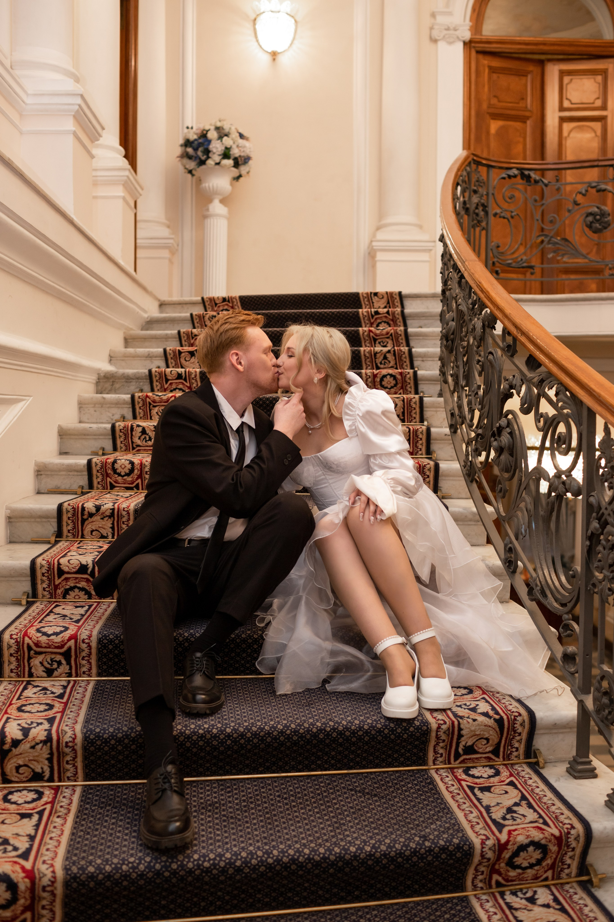 Свадебная фотопрогулка по улицам Петербурга. Свадебный фотограф Кирилл Белый