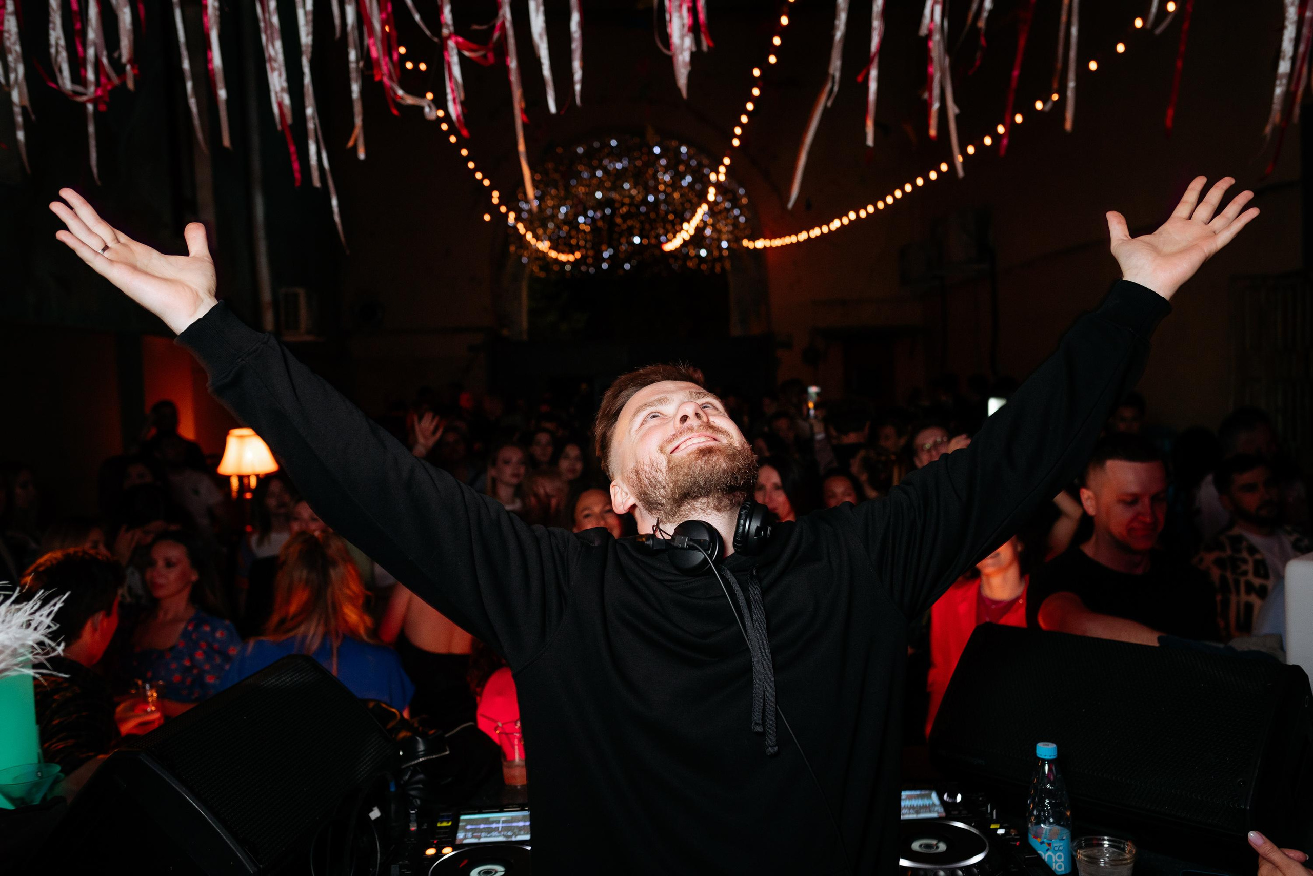 C O M M U N I T Y [ONE YEAR]. СВОИ. ФОТООТЧЕТЫ-СОБЫТИЯ-МЕСТА