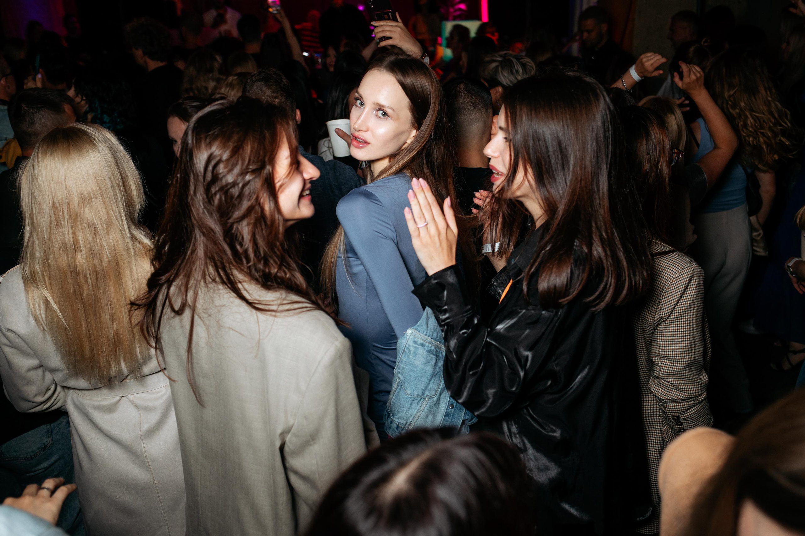 C O M M U N I T Y [ONE YEAR]. СВОИ. ФОТООТЧЕТЫ-СОБЫТИЯ-МЕСТА