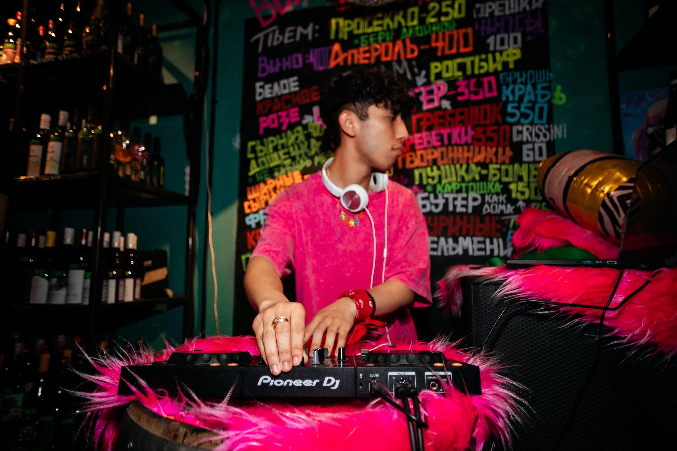 ВИНОТЕКА БАР х МАГАЗ [2 ГОДА]. СВОИ. ФОТООТЧЕТЫ-СОБЫТИЯ-МЕСТА