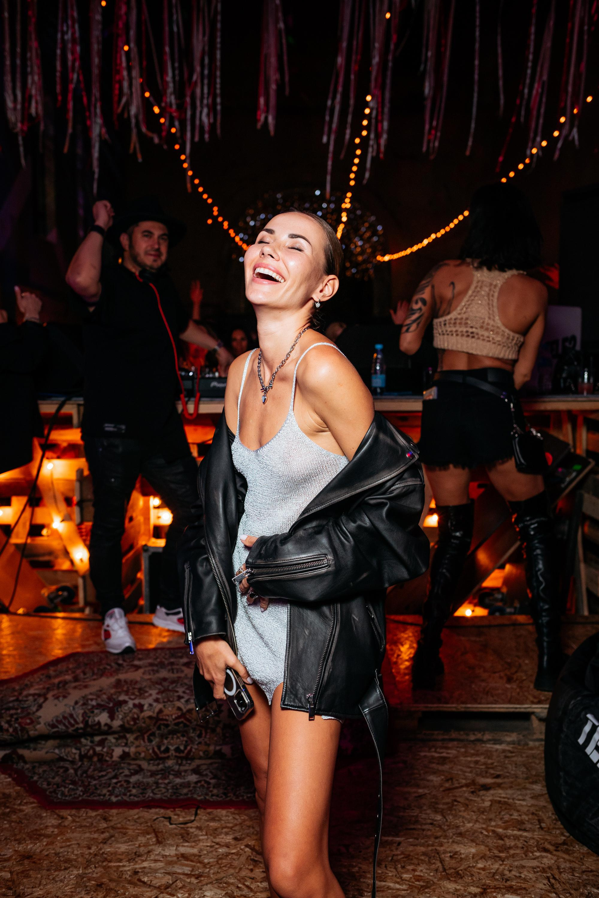 C O M M U N I T Y [ONE YEAR]. СВОИ. ФОТООТЧЕТЫ-СОБЫТИЯ-МЕСТА