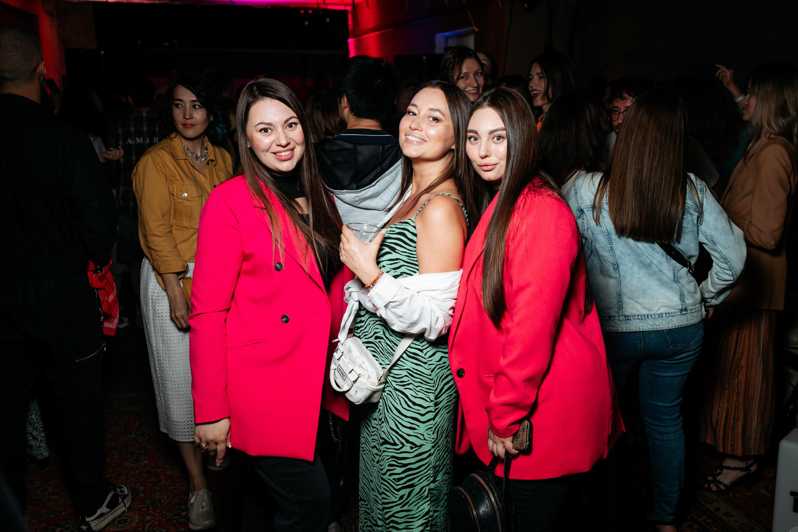 C O M M U N I T Y [ONE YEAR]. СВОИ. ФОТООТЧЕТЫ-СОБЫТИЯ-МЕСТА