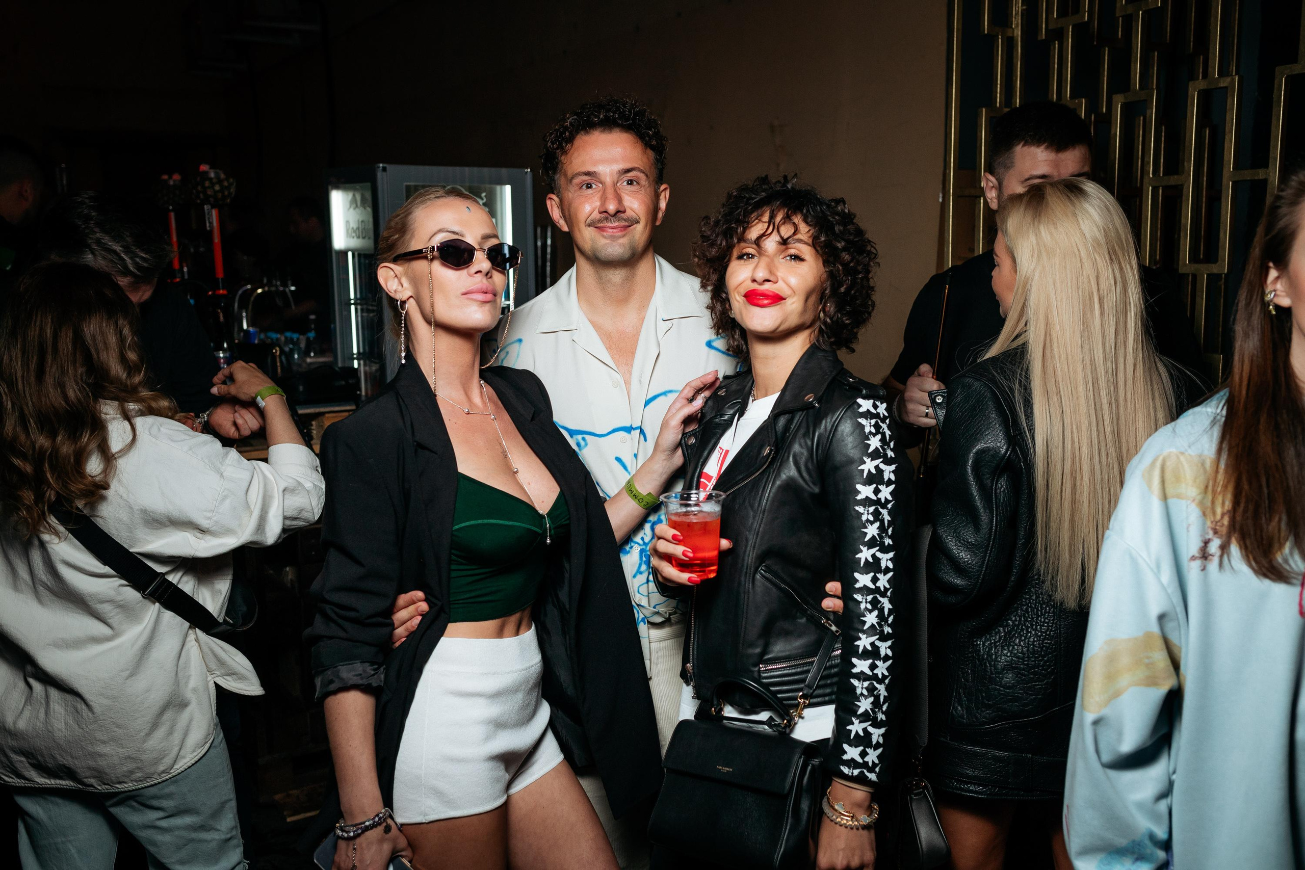 C O M M U N I T Y [ONE YEAR]. СВОИ. ФОТООТЧЕТЫ-СОБЫТИЯ-МЕСТА