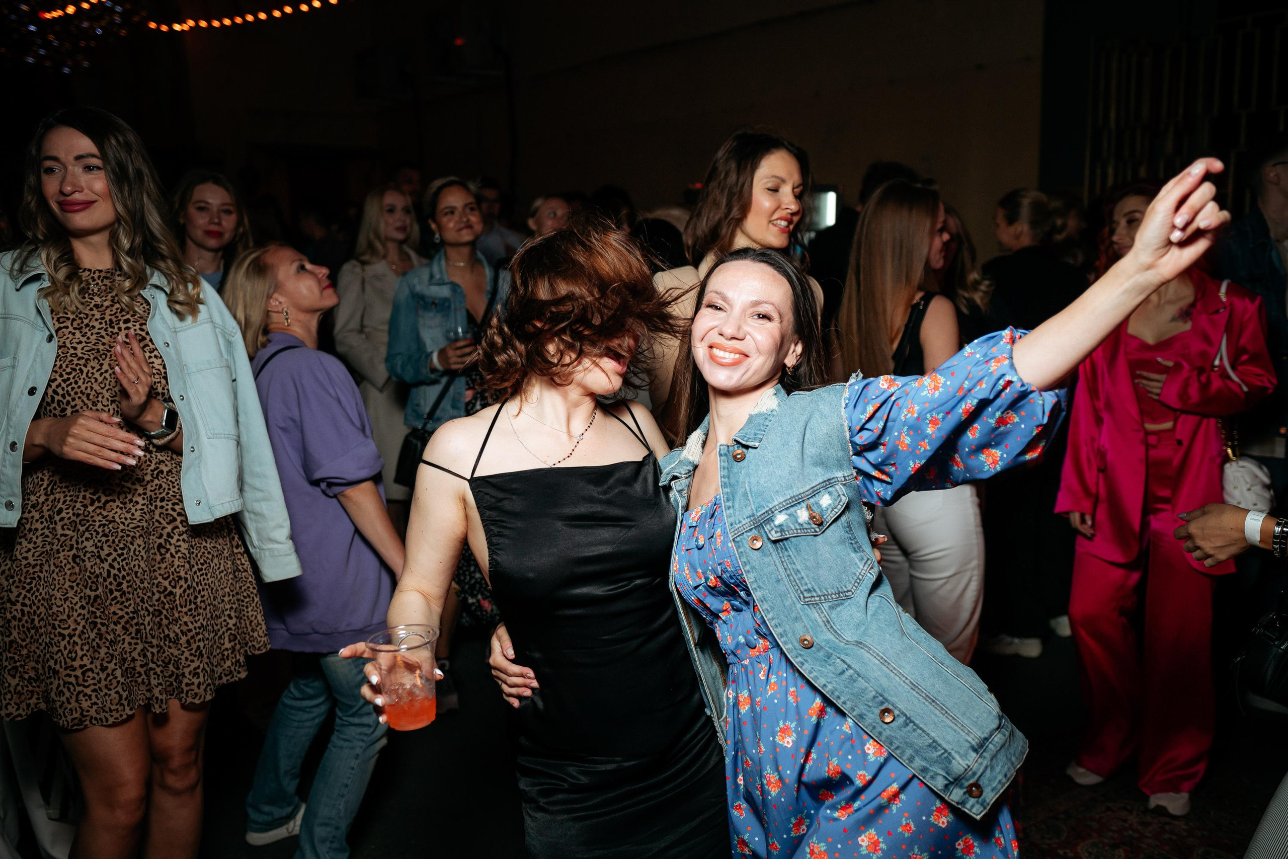 C O M M U N I T Y [ONE YEAR]. СВОИ. ФОТООТЧЕТЫ-СОБЫТИЯ-МЕСТА