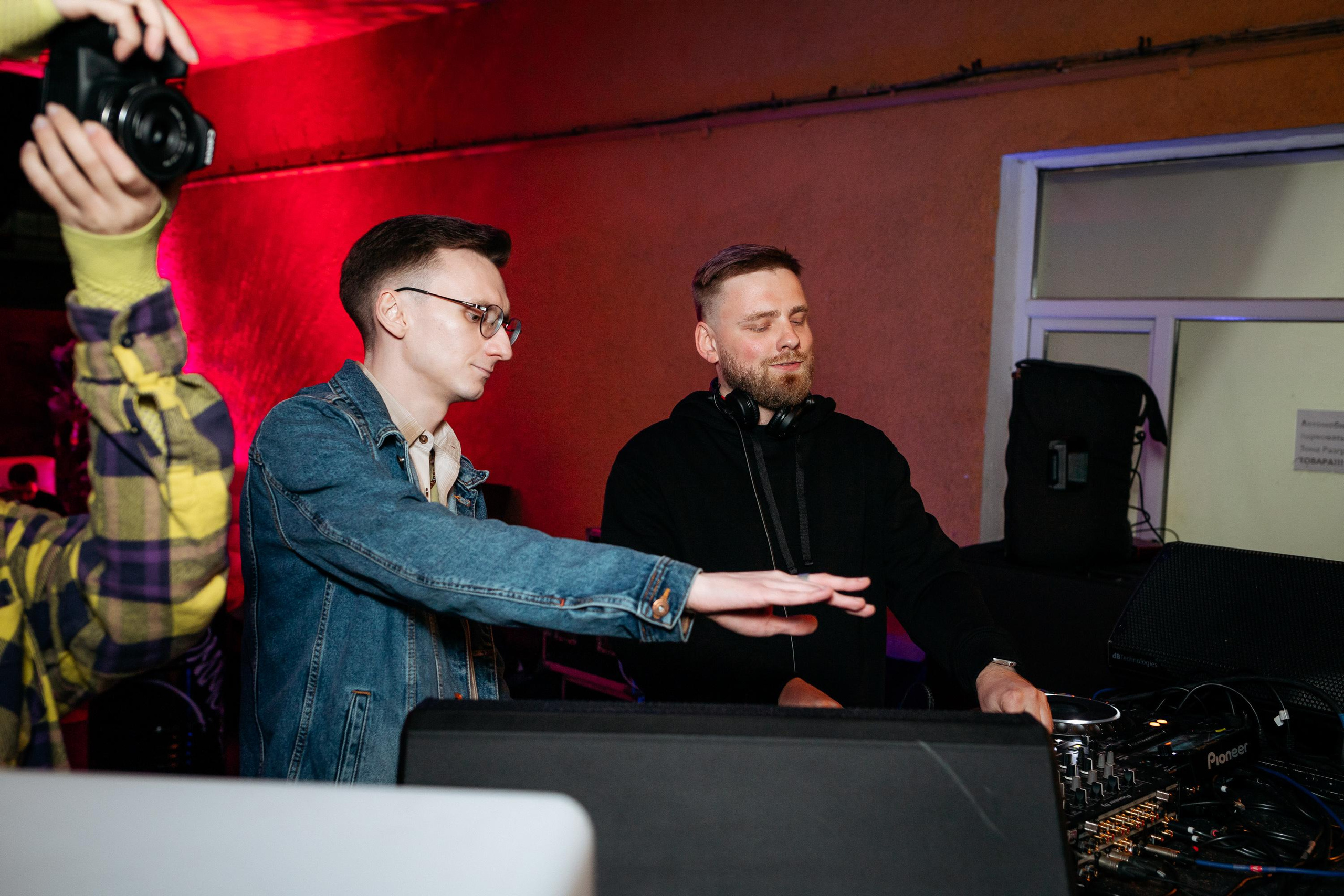 C O M M U N I T Y [ONE YEAR]. СВОИ. ФОТООТЧЕТЫ-СОБЫТИЯ-МЕСТА