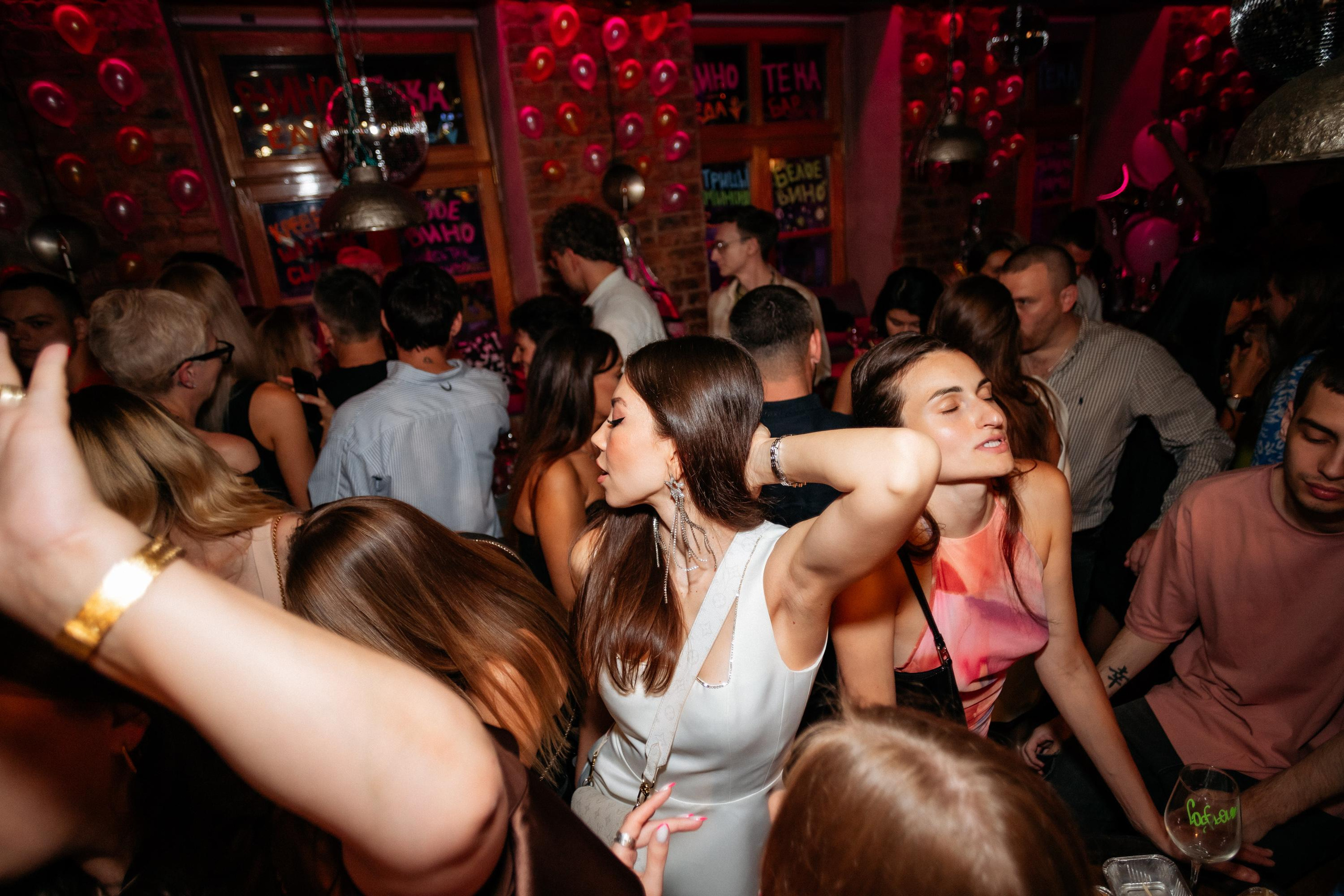 ВИНОТЕКА БАР х МАГАЗ [2 ГОДА]. СВОИ. ФОТООТЧЕТЫ-СОБЫТИЯ-МЕСТА