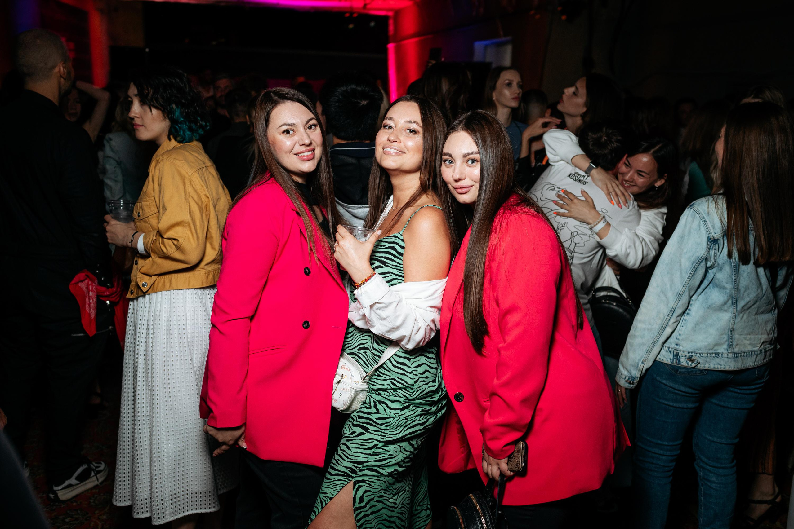 C O M M U N I T Y [ONE YEAR]. СВОИ. ФОТООТЧЕТЫ-СОБЫТИЯ-МЕСТА