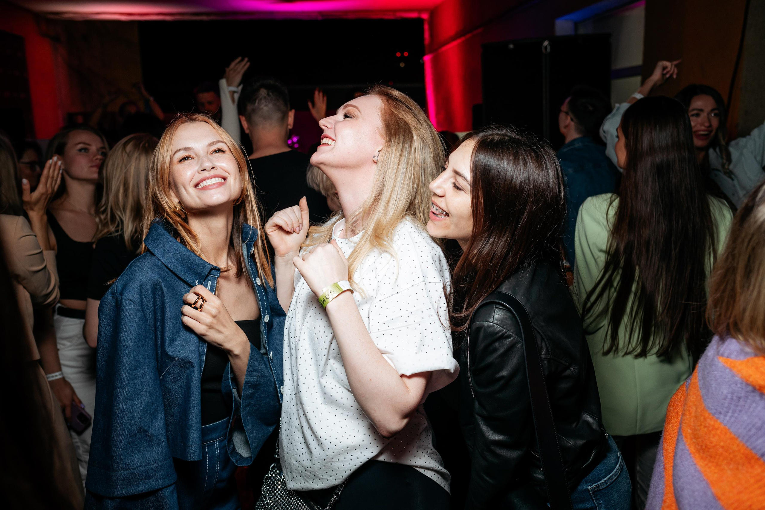 C O M M U N I T Y [ONE YEAR]. СВОИ. ФОТООТЧЕТЫ-СОБЫТИЯ-МЕСТА