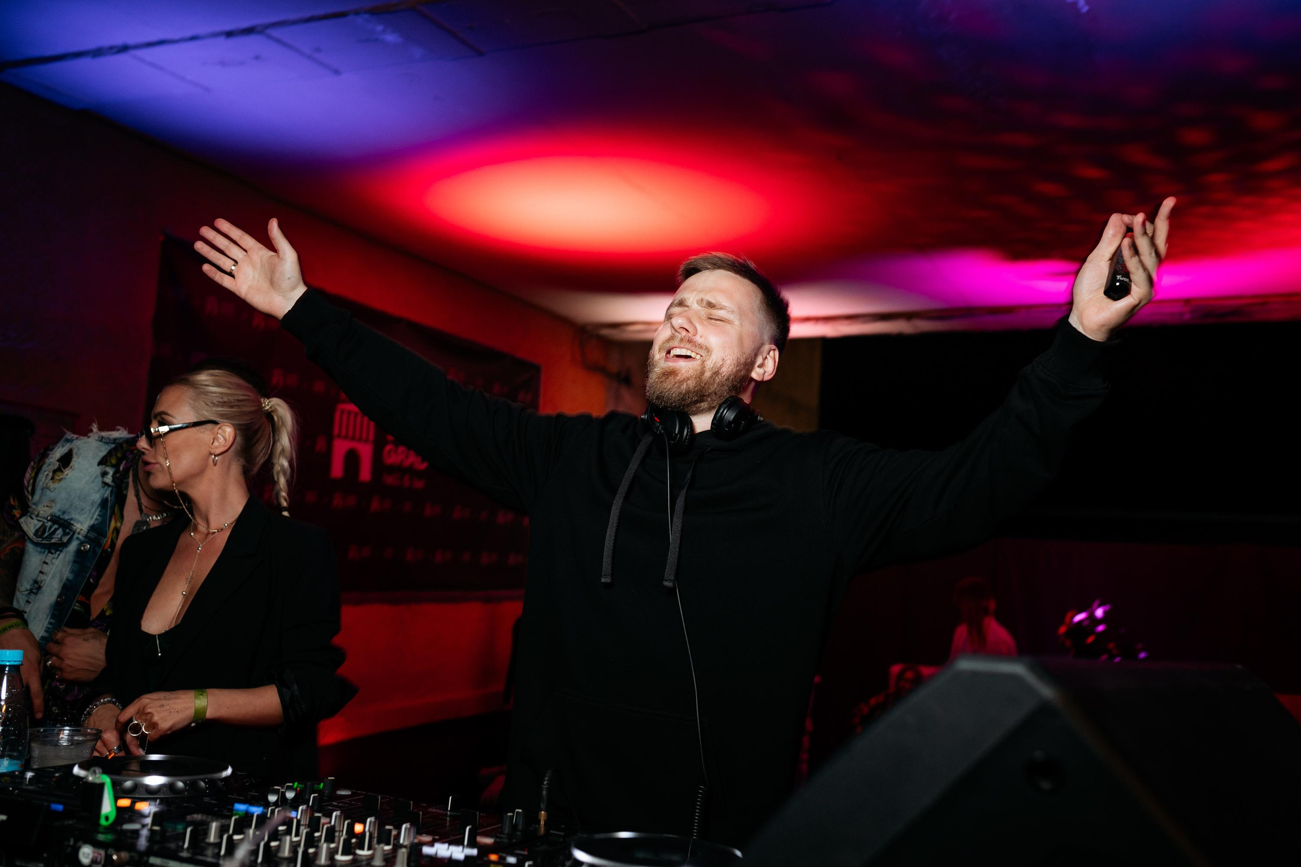 C O M M U N I T Y [ONE YEAR]. СВОИ. ФОТООТЧЕТЫ-СОБЫТИЯ-МЕСТА