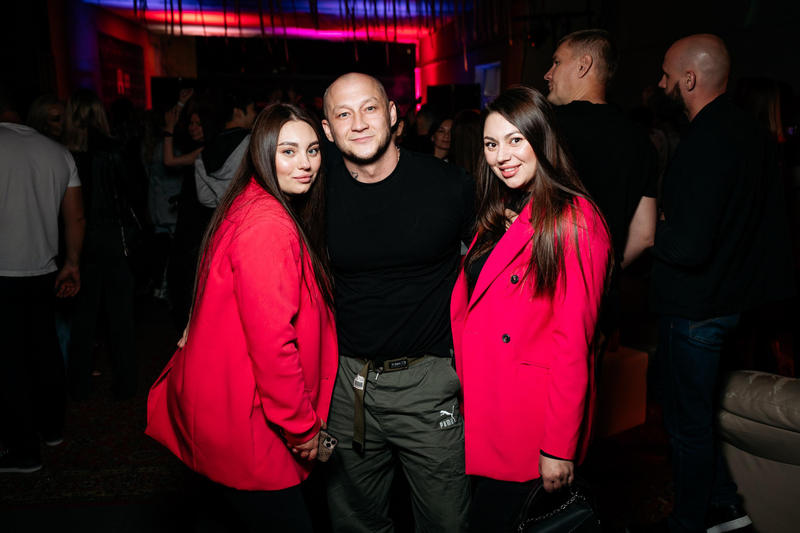 C O M M U N I T Y [ONE YEAR]. СВОИ. ФОТООТЧЕТЫ-СОБЫТИЯ-МЕСТА