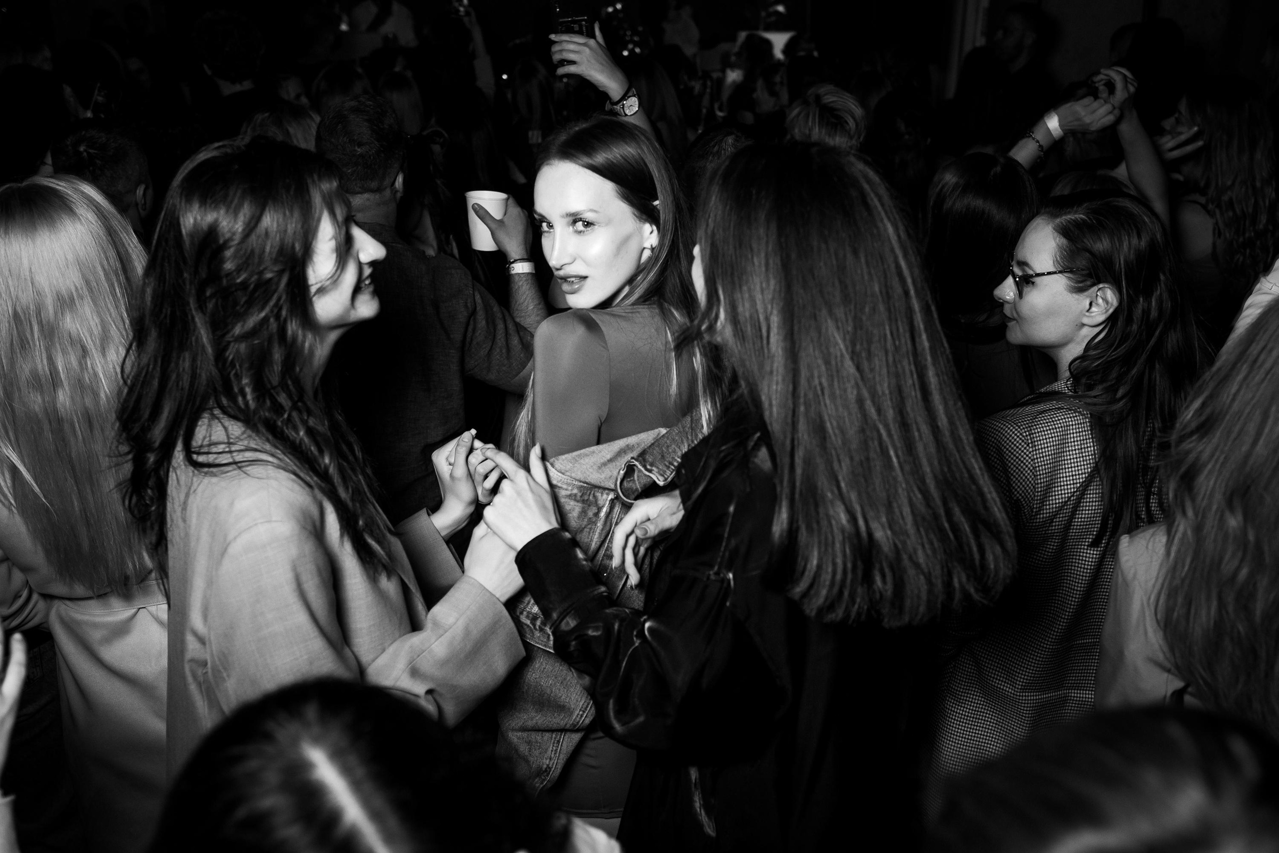 C O M M U N I T Y [ONE YEAR]. СВОИ. ФОТООТЧЕТЫ-СОБЫТИЯ-МЕСТА