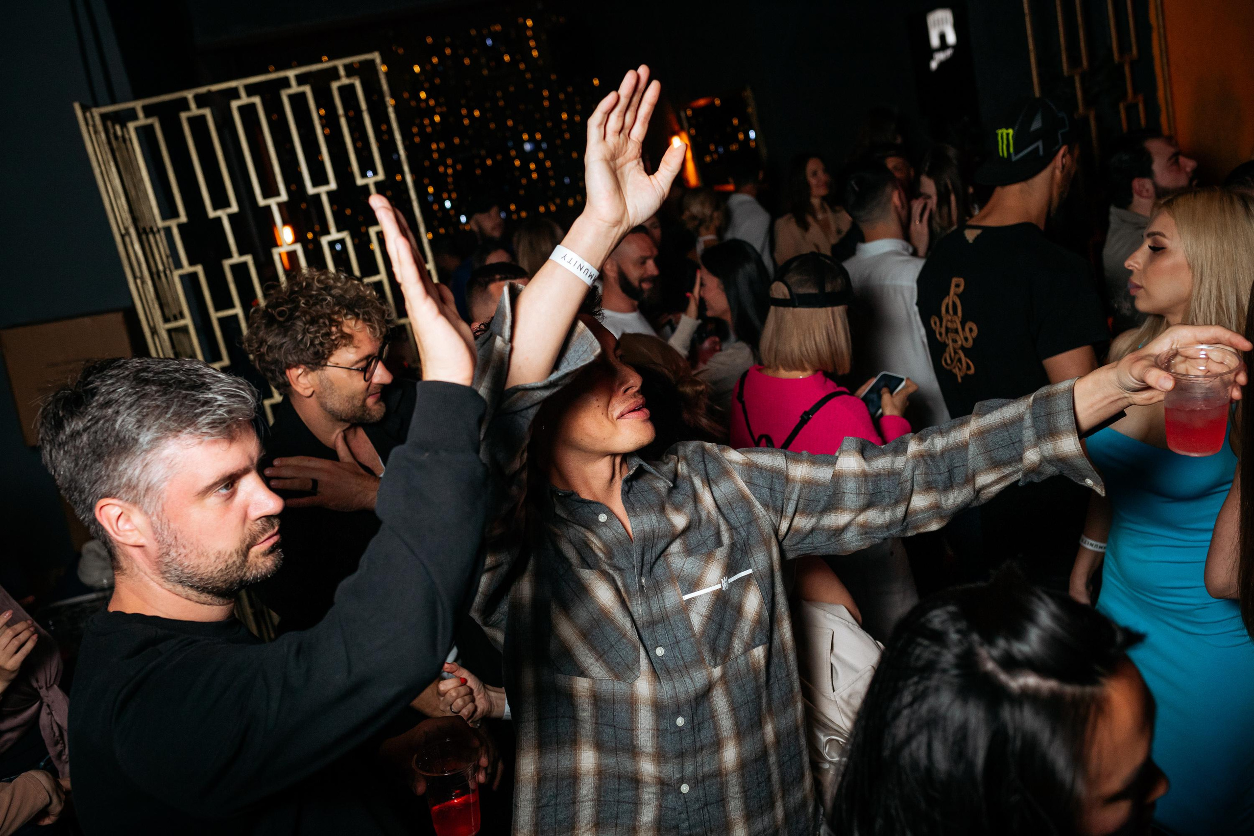 C O M M U N I T Y [ONE YEAR]. СВОИ. ФОТООТЧЕТЫ-СОБЫТИЯ-МЕСТА