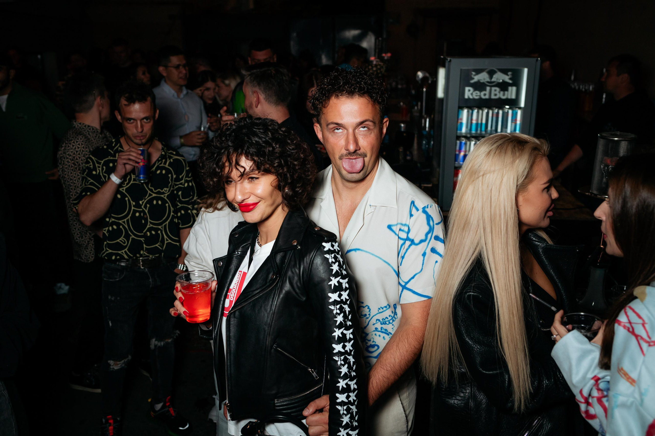 C O M M U N I T Y [ONE YEAR]. СВОИ. ФОТООТЧЕТЫ-СОБЫТИЯ-МЕСТА