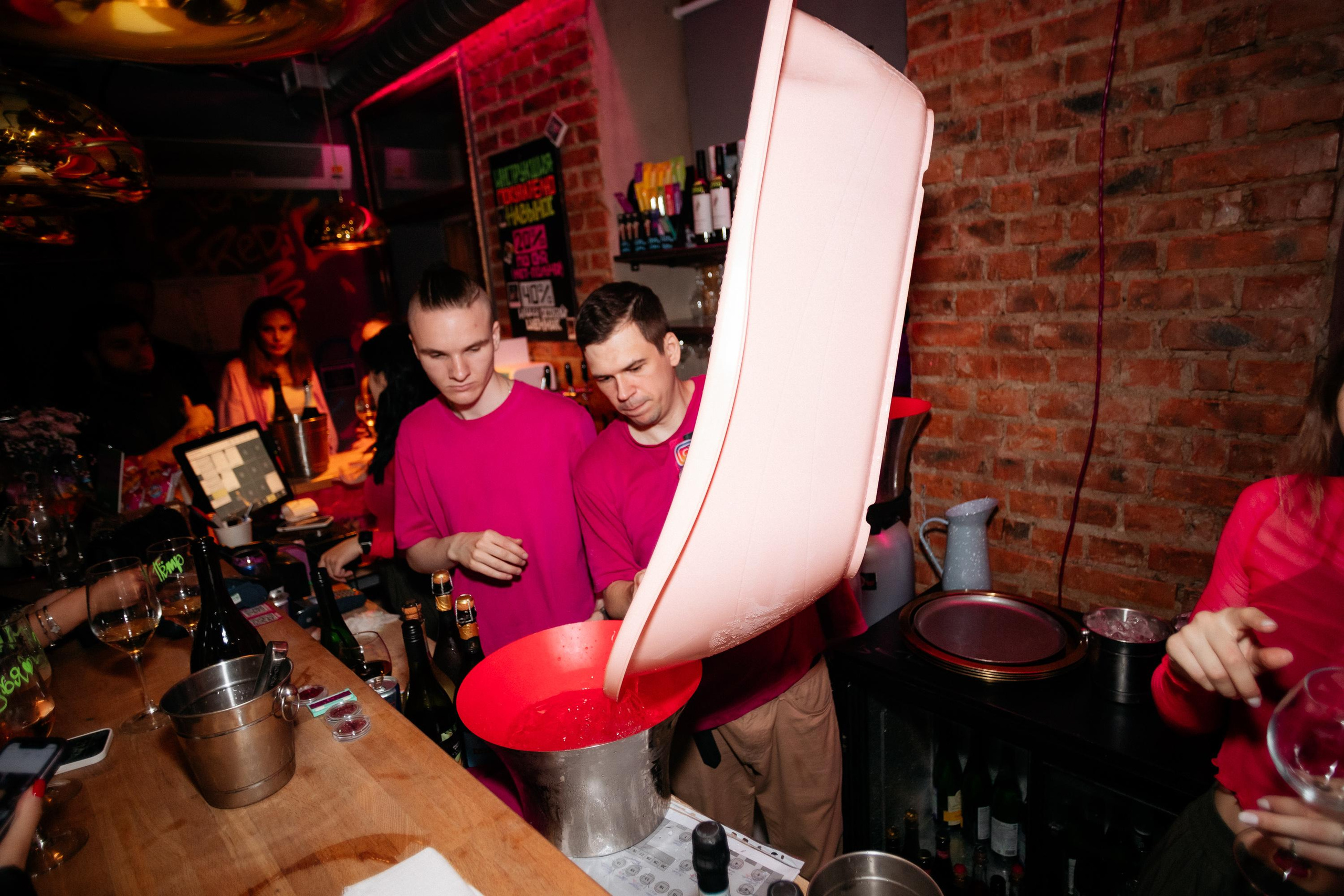 ВИНОТЕКА БАР х МАГАЗ [2 ГОДА]. СВОИ. ФОТООТЧЕТЫ-СОБЫТИЯ-МЕСТА