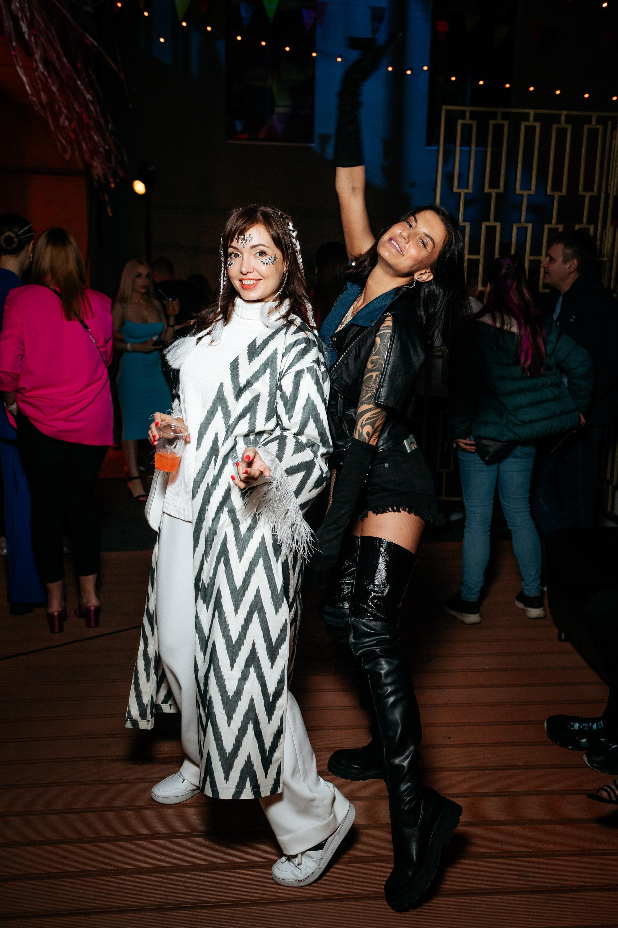 C O M M U N I T Y [ONE YEAR]. СВОИ. ФОТООТЧЕТЫ-СОБЫТИЯ-МЕСТА