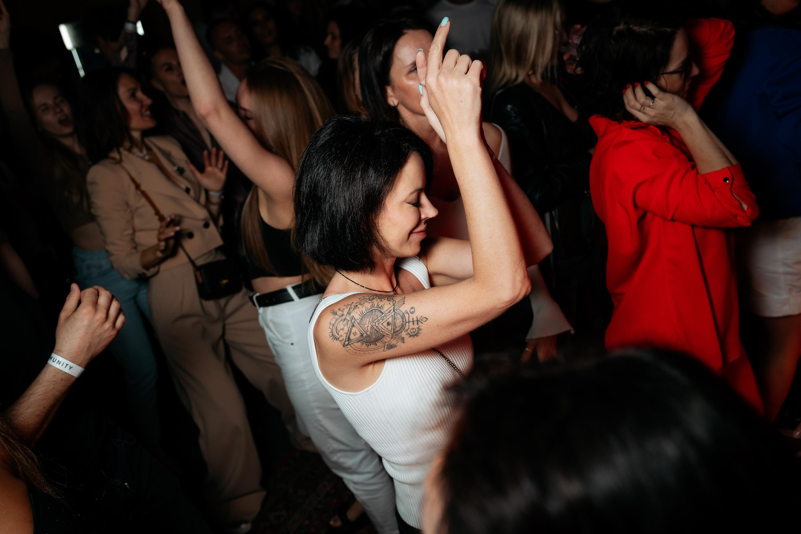 C O M M U N I T Y [ONE YEAR]. СВОИ. ФОТООТЧЕТЫ-СОБЫТИЯ-МЕСТА