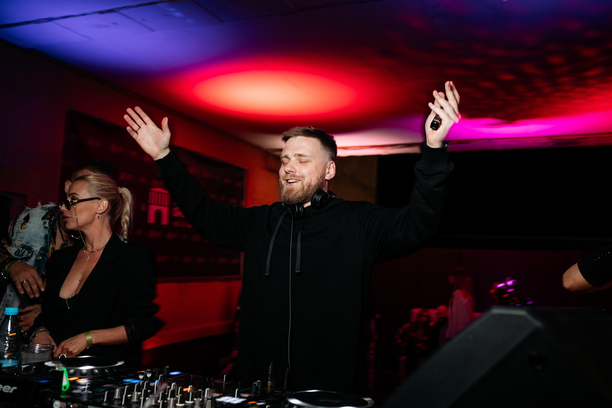 C O M M U N I T Y [ONE YEAR]. СВОИ. ФОТООТЧЕТЫ-СОБЫТИЯ-МЕСТА