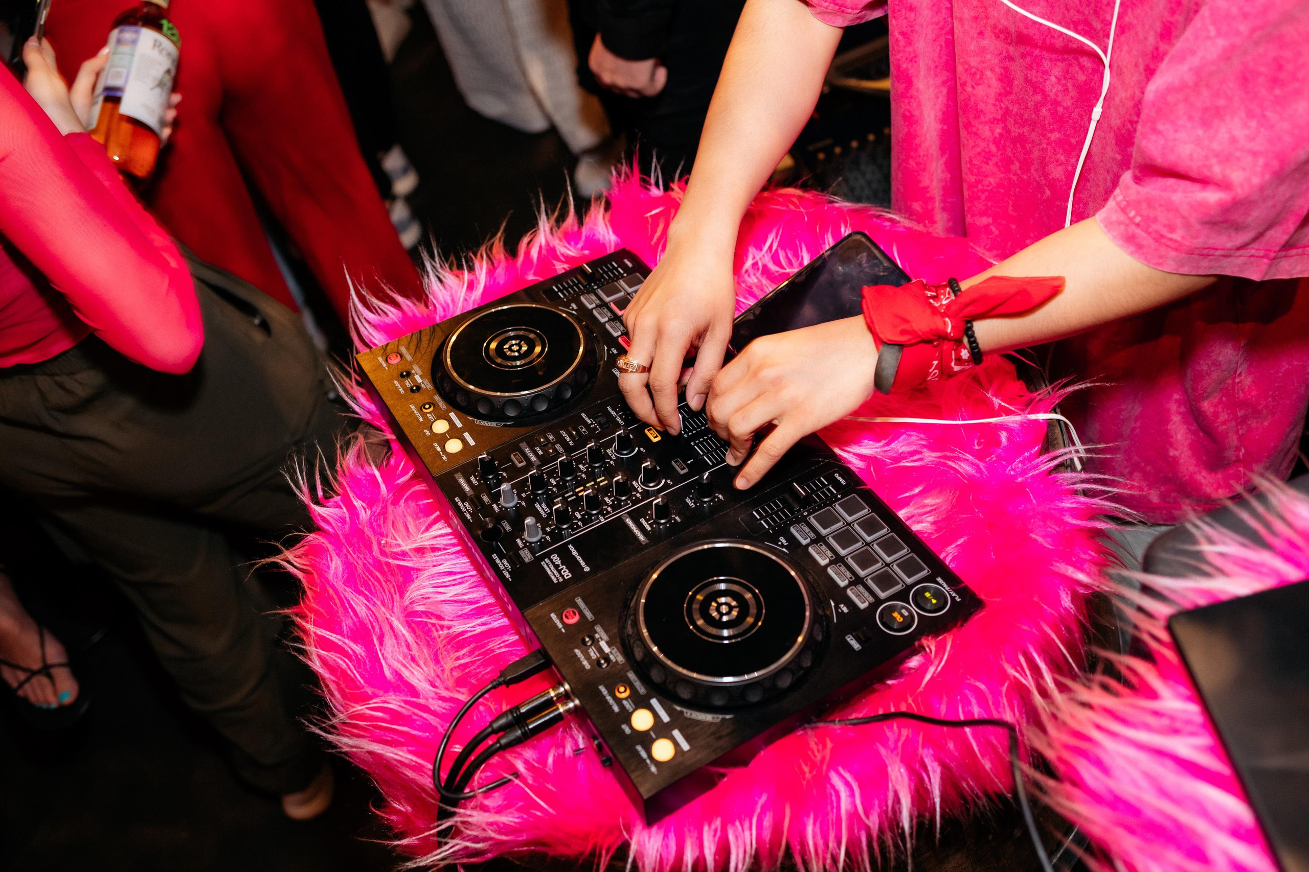 ВИНОТЕКА БАР х МАГАЗ [2 ГОДА]. СВОИ. ФОТООТЧЕТЫ-СОБЫТИЯ-МЕСТА