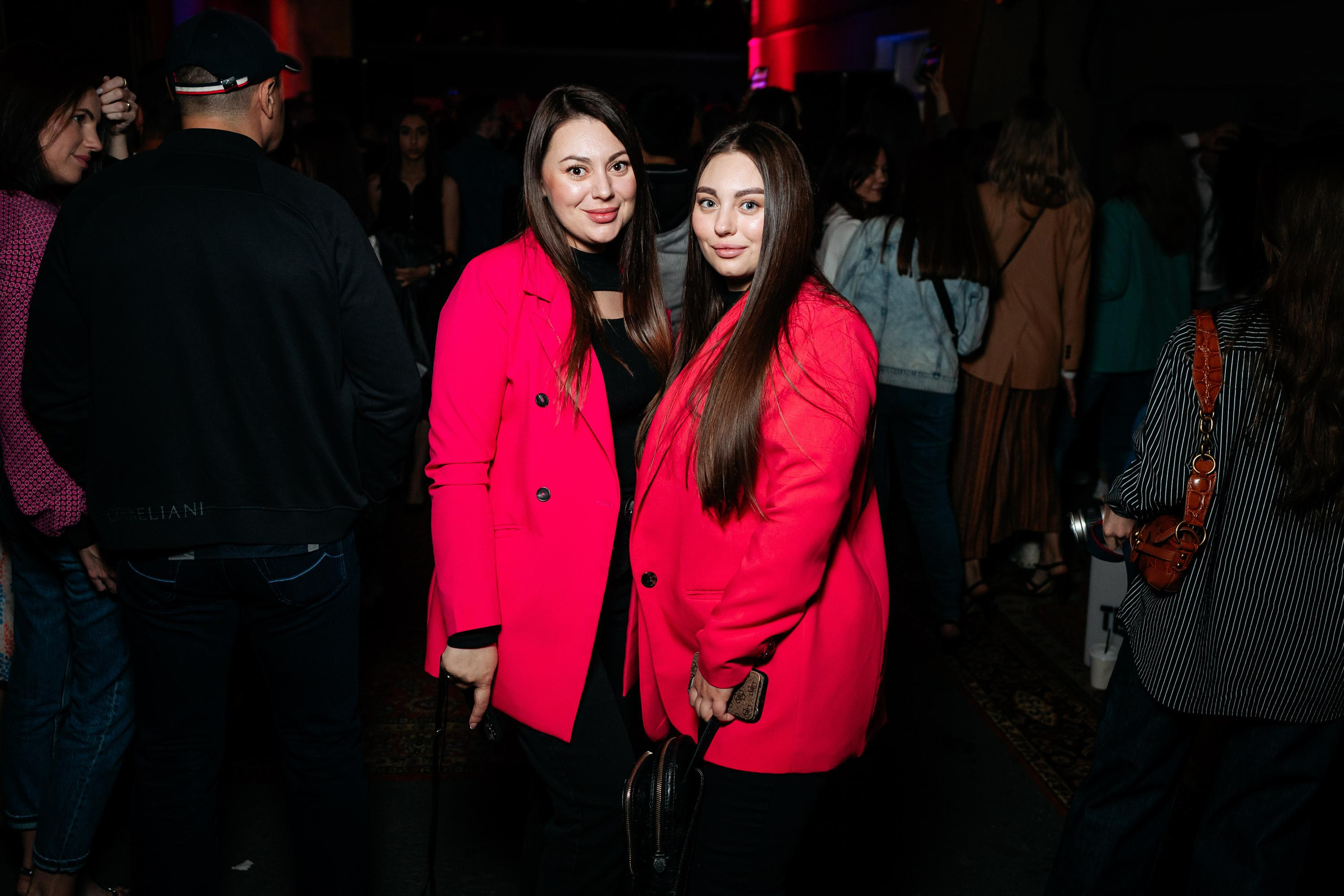 C O M M U N I T Y [ONE YEAR]. СВОИ. ФОТООТЧЕТЫ-СОБЫТИЯ-МЕСТА