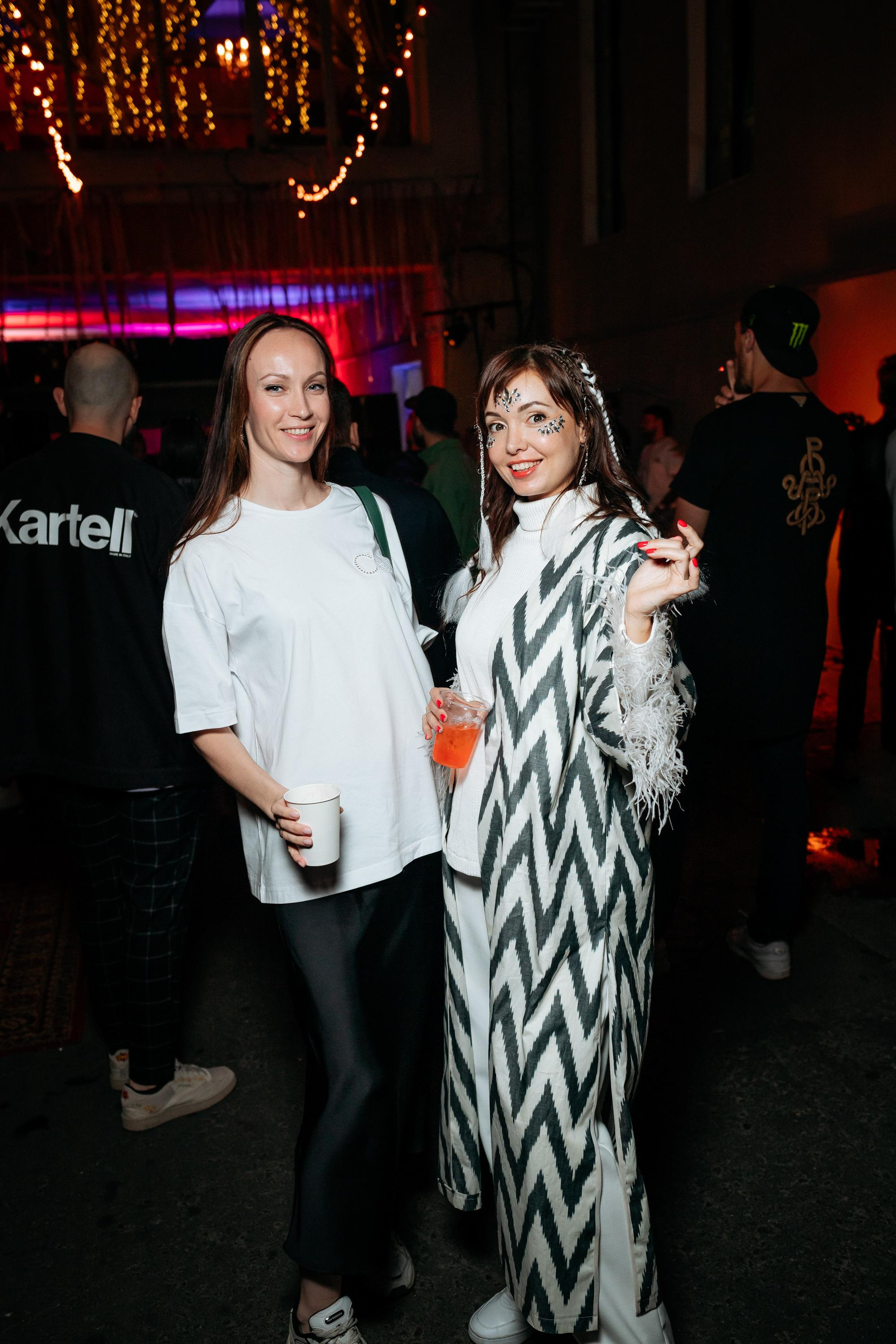 C O M M U N I T Y [ONE YEAR]. СВОИ. ФОТООТЧЕТЫ-СОБЫТИЯ-МЕСТА