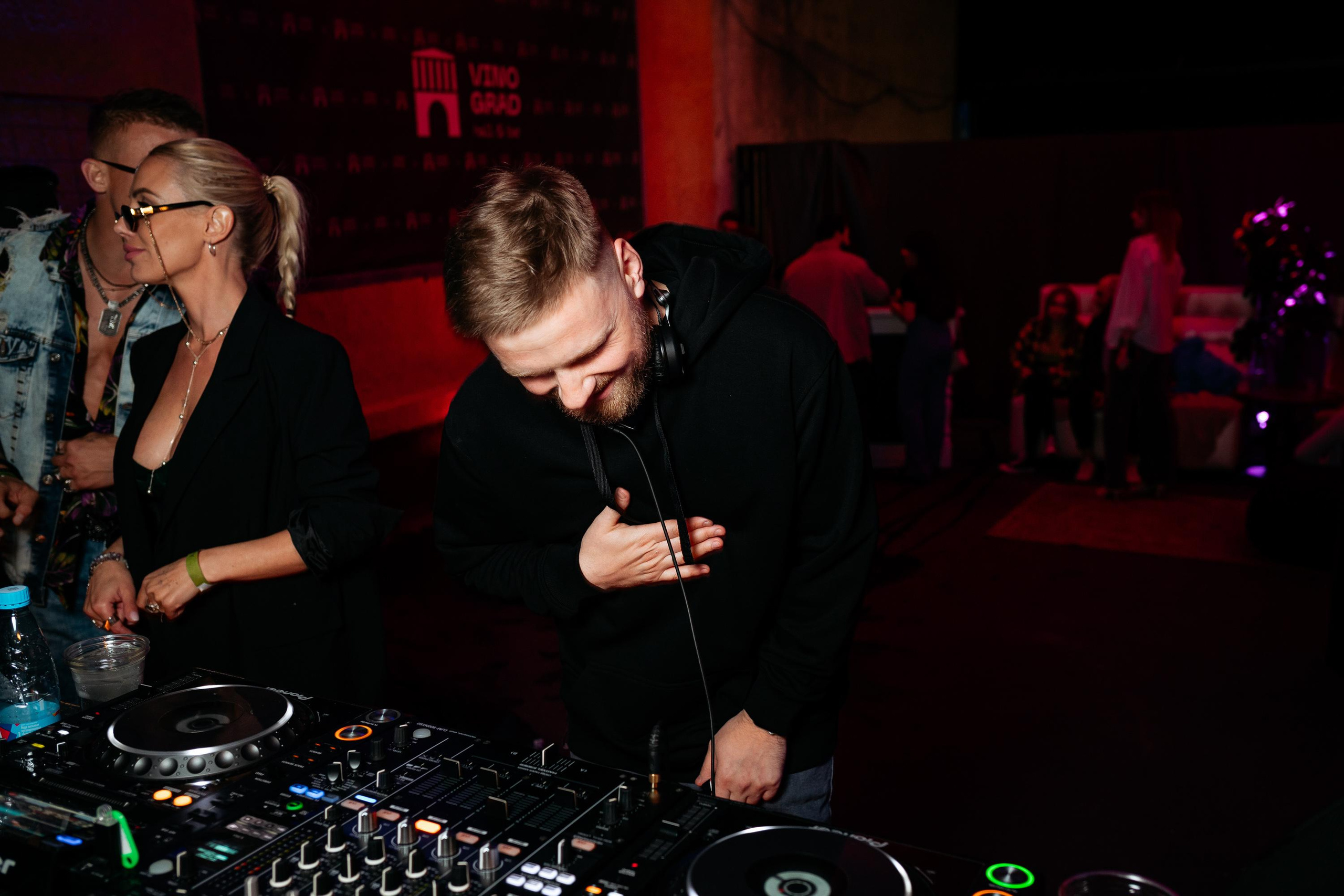 C O M M U N I T Y [ONE YEAR]. СВОИ. ФОТООТЧЕТЫ-СОБЫТИЯ-МЕСТА