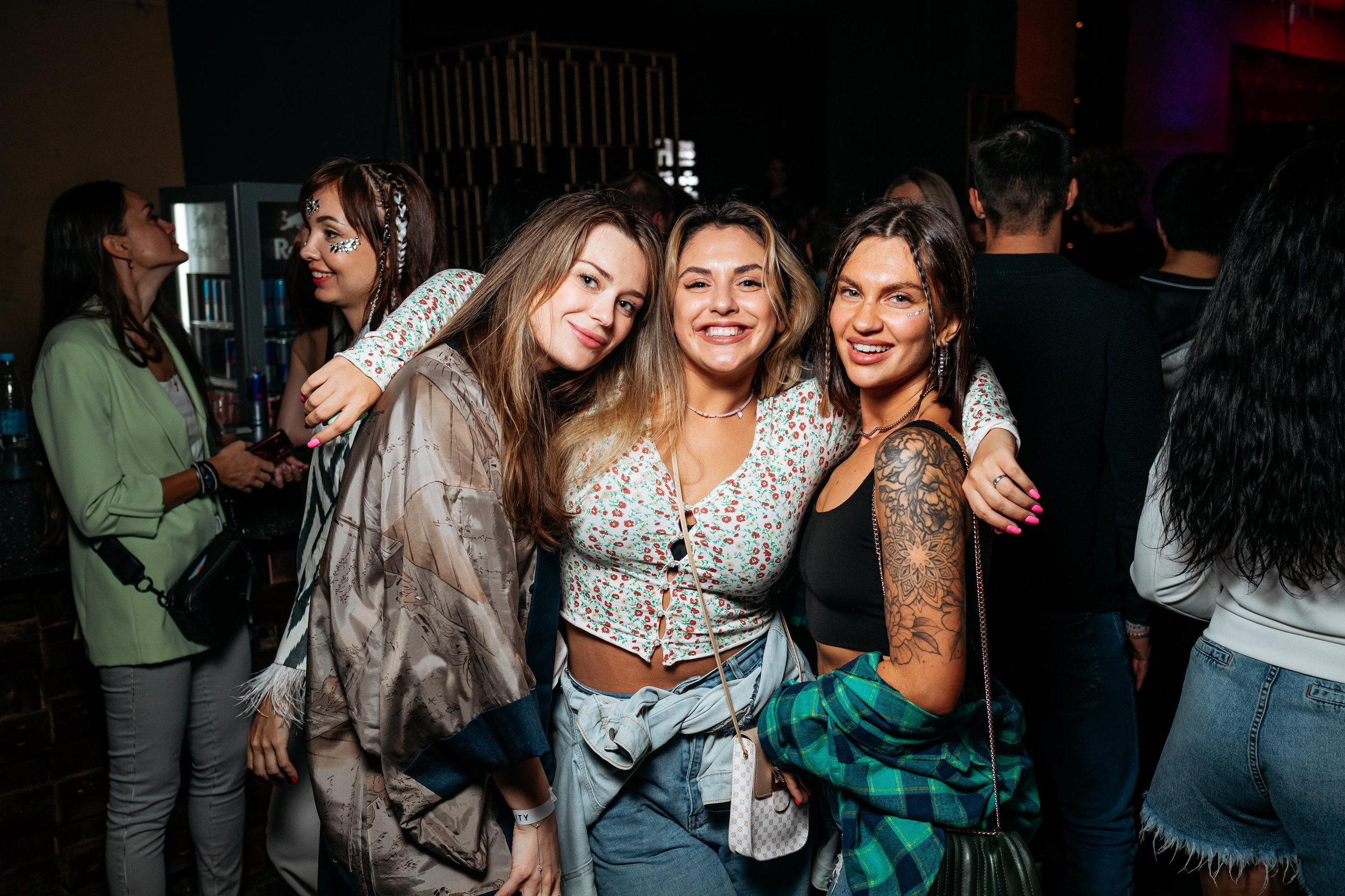 C O M M U N I T Y [ONE YEAR]. СВОИ. ФОТООТЧЕТЫ-СОБЫТИЯ-МЕСТА